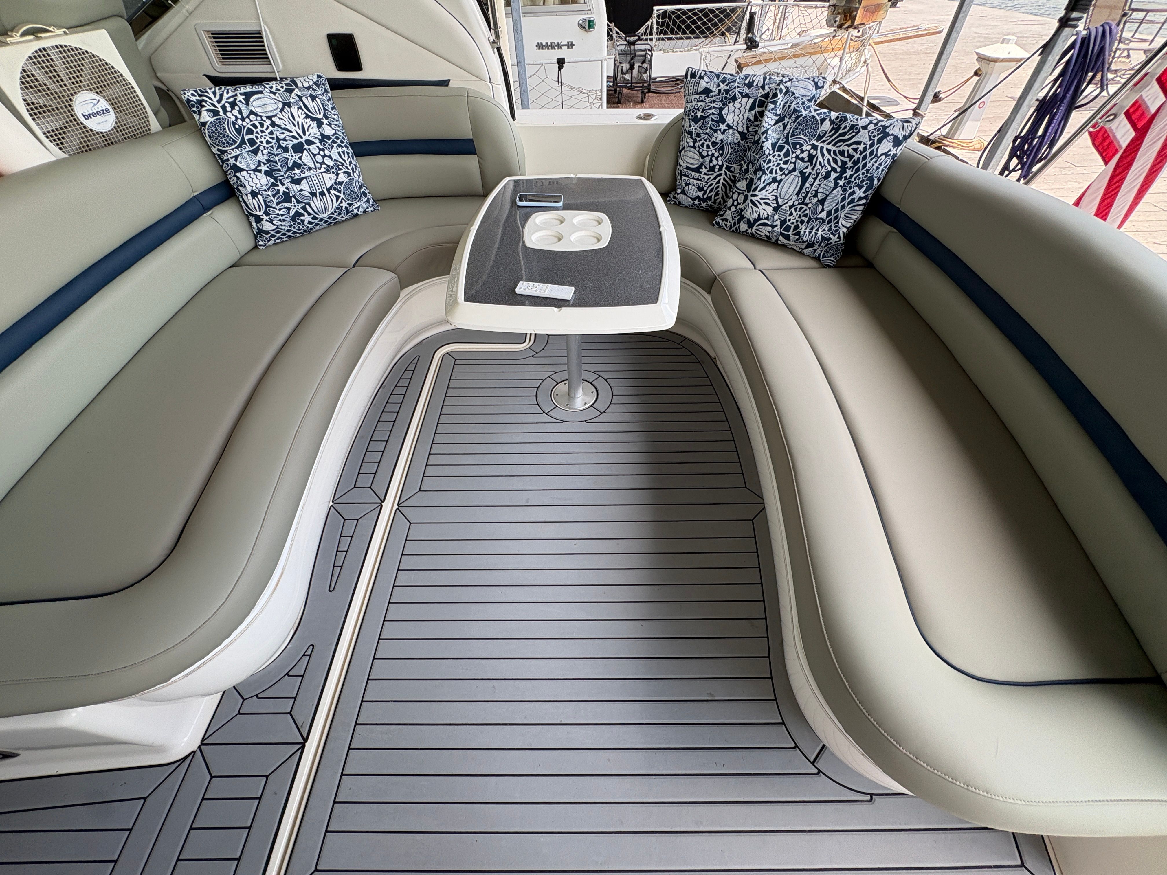 Interior of a 2005 Sea Ray 420 Sundancer yacht.