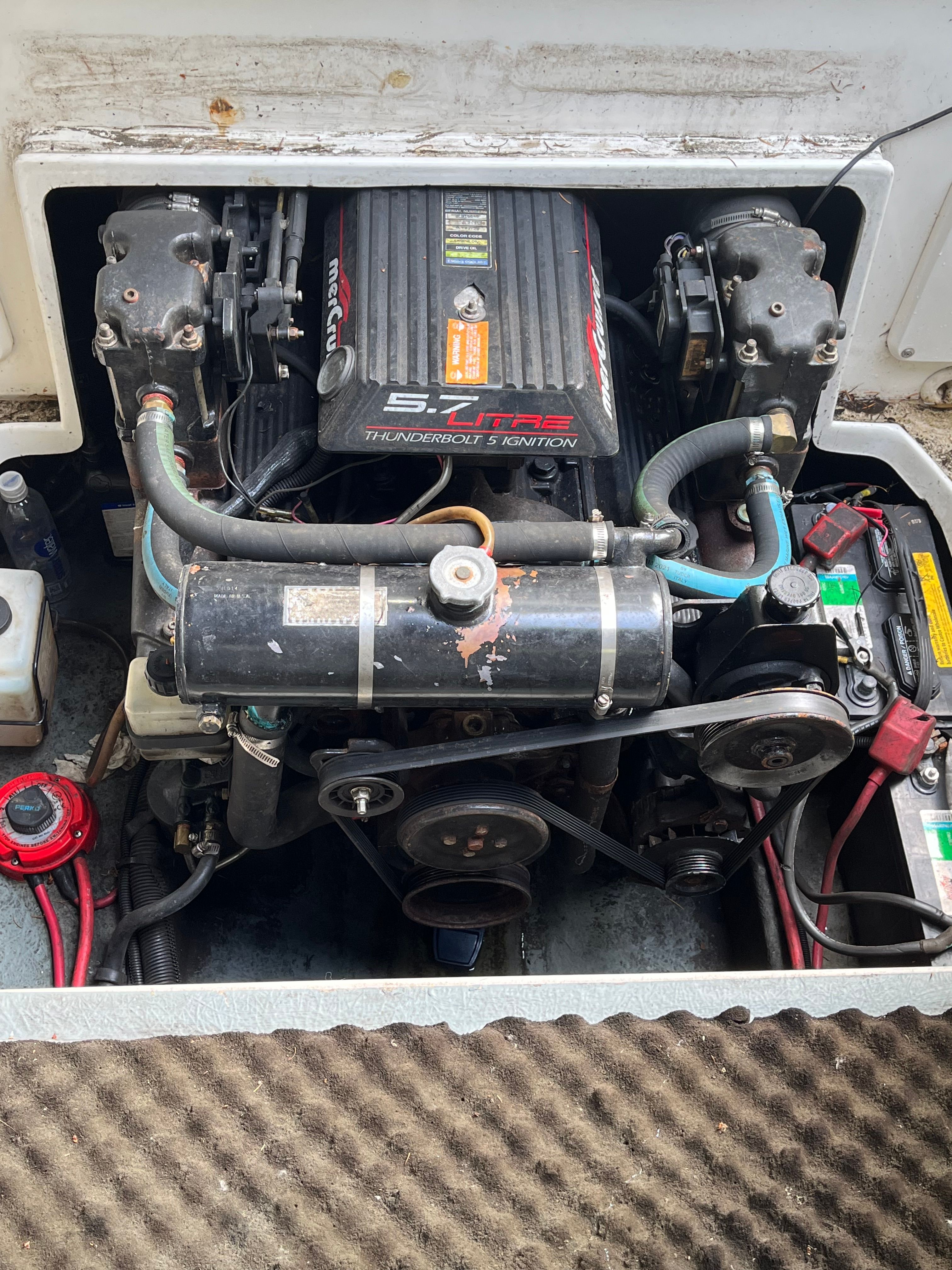 1998 Sea Ray 215 Express Cruiser - 7