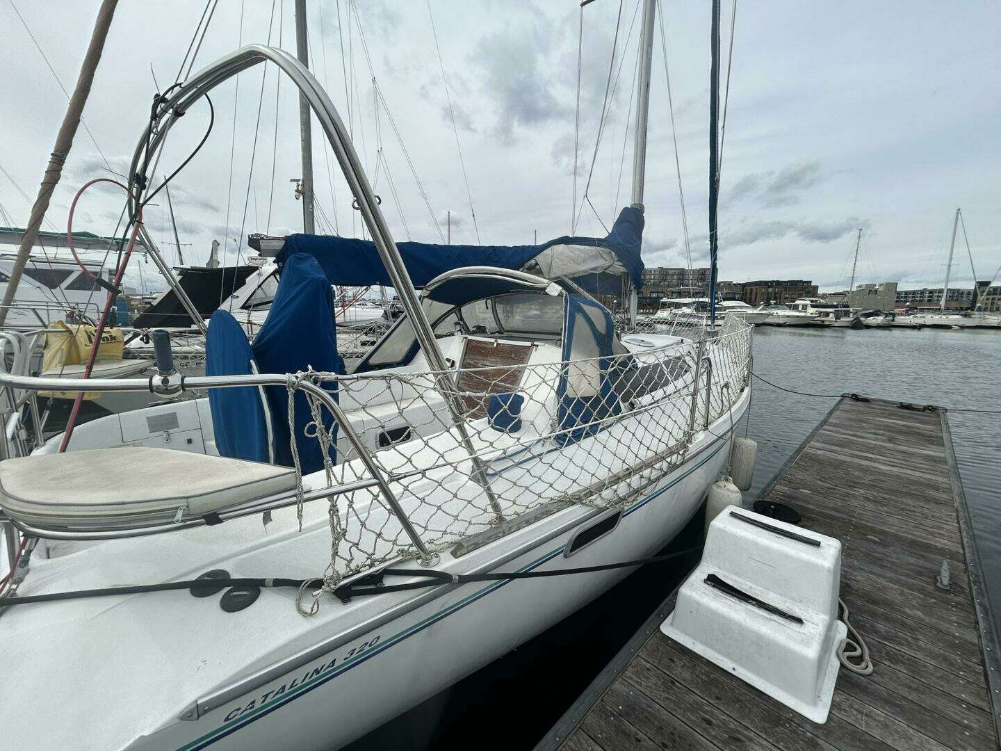 1995 Catalina 320 - Image 42