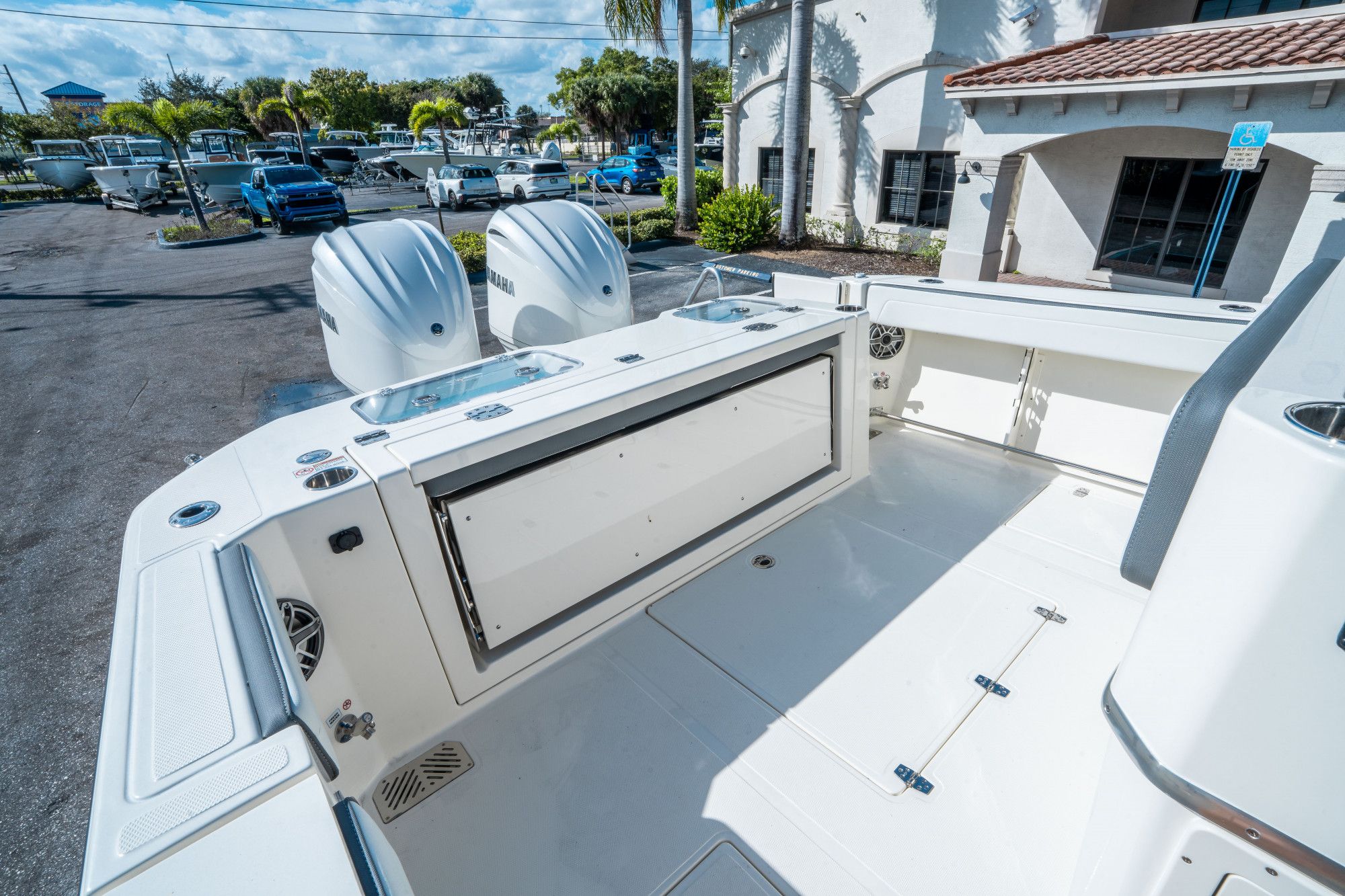 2026 Cobia 305 Center Console - 10