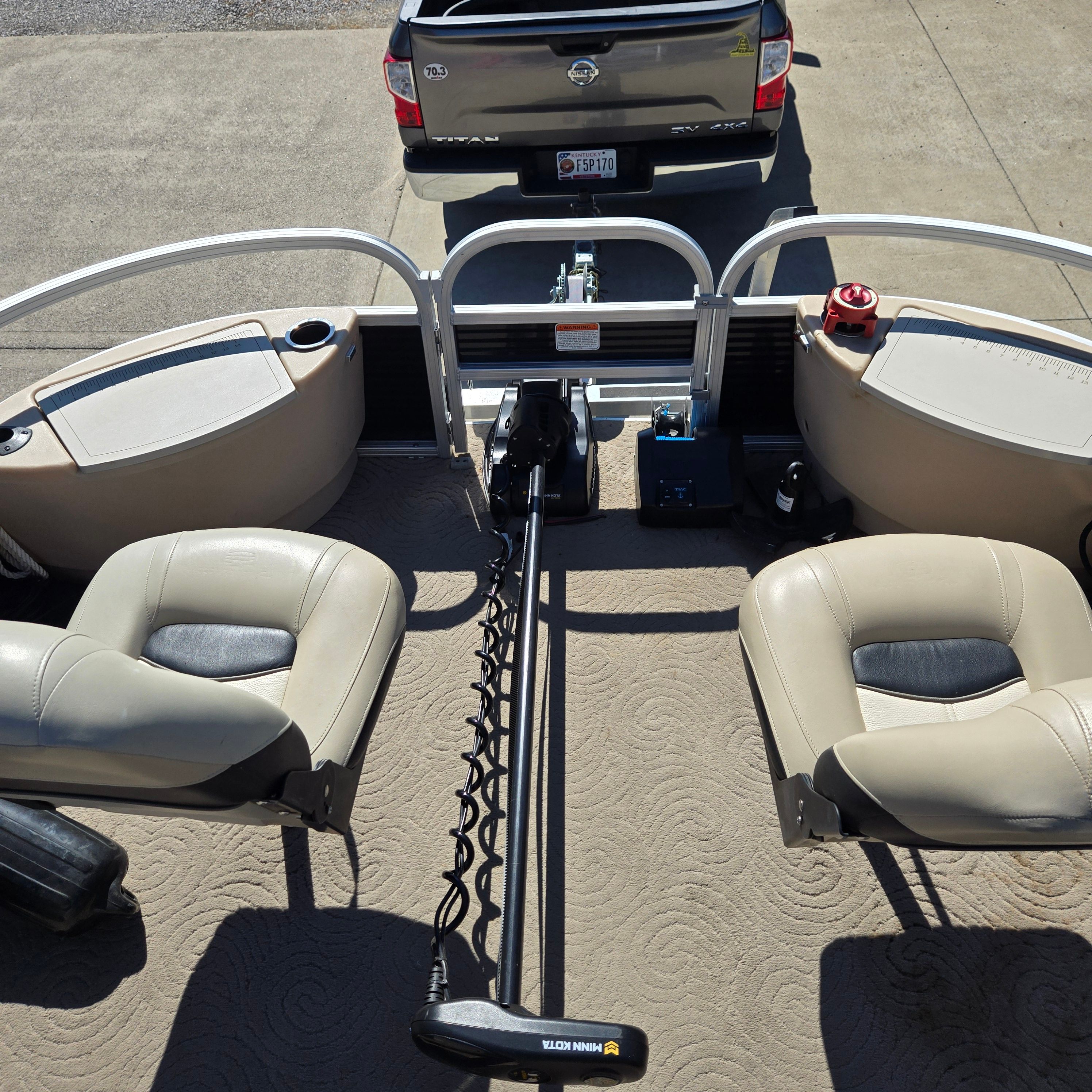 2012 Sun Tracker Fishin' Barge 24 DLX