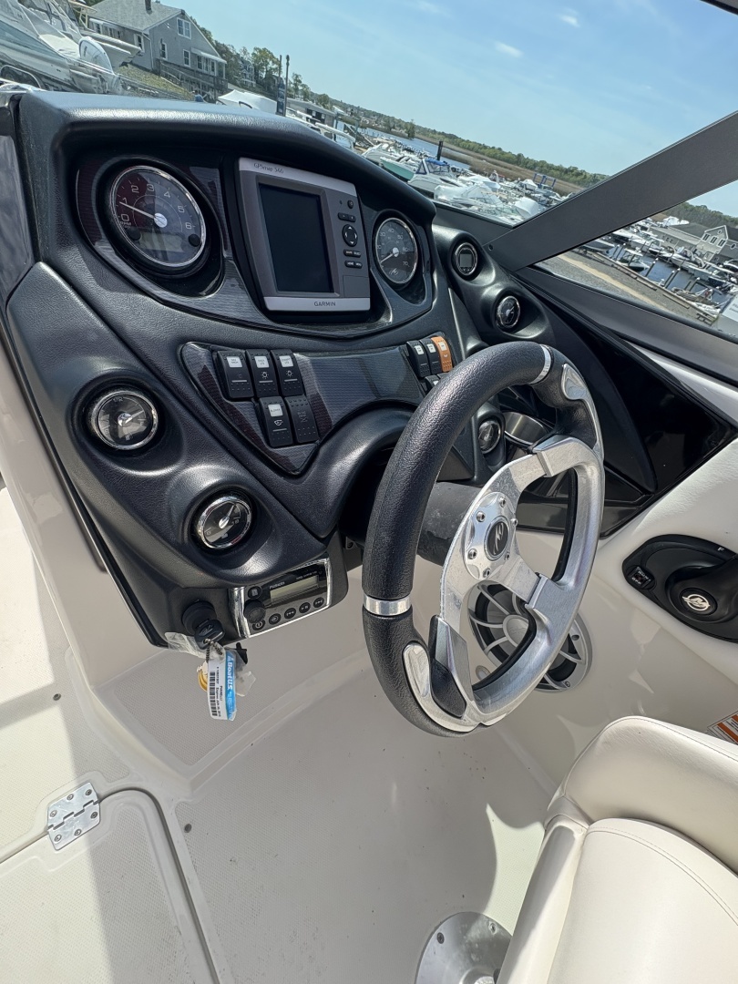 2013 Monterey M5 Sport Boat - Image 13