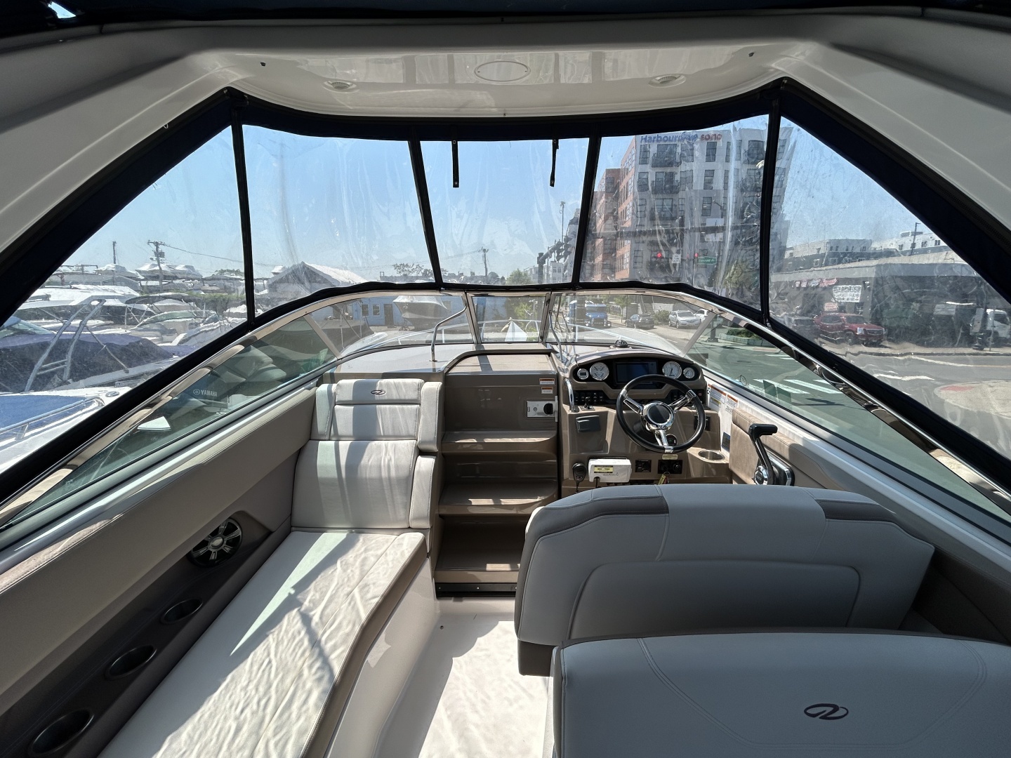2017 Regal 28 Express - Image 4