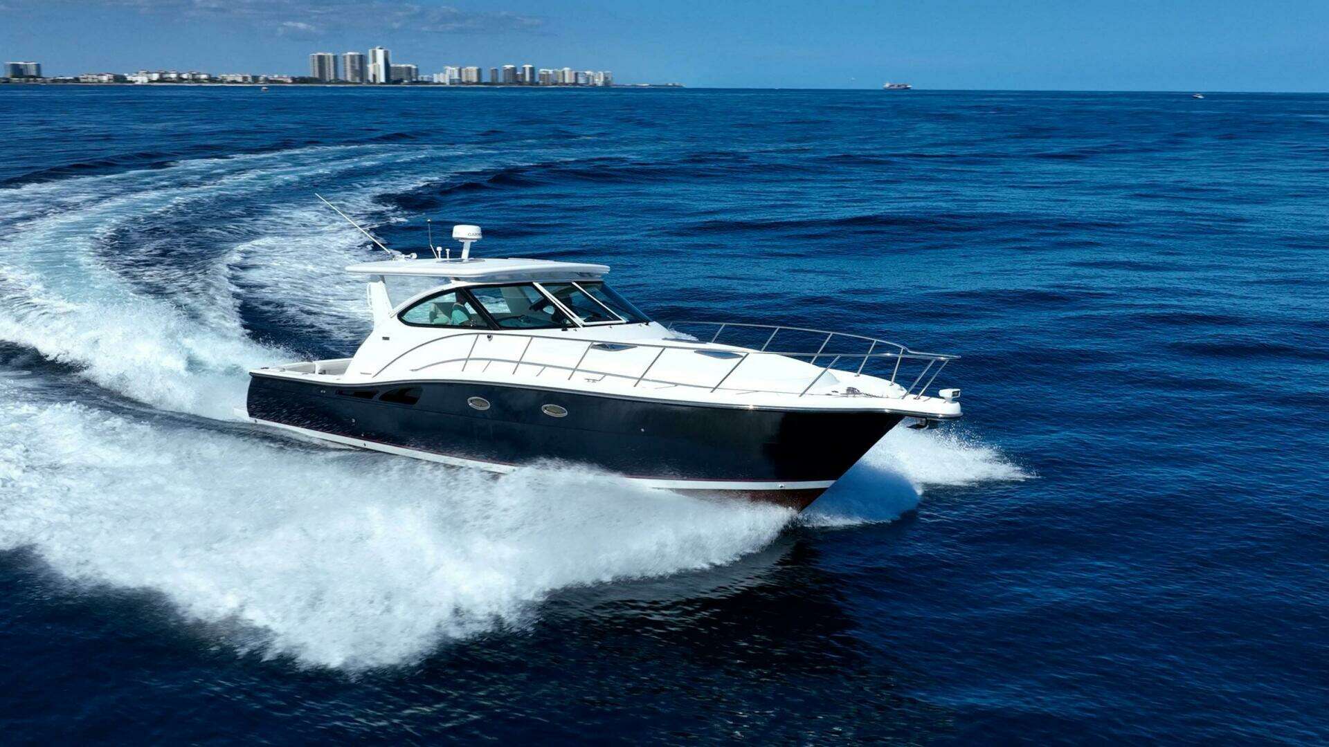 2004 Tiara Yachts 4200 Open - Image 2