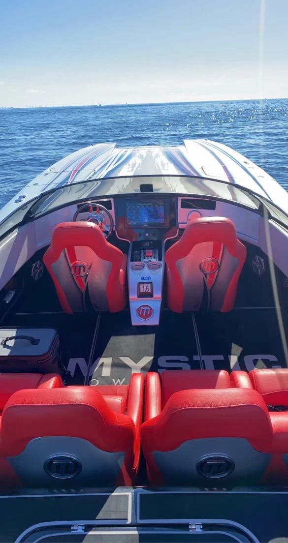 2019 Mystic Powerboats 3800 - 9