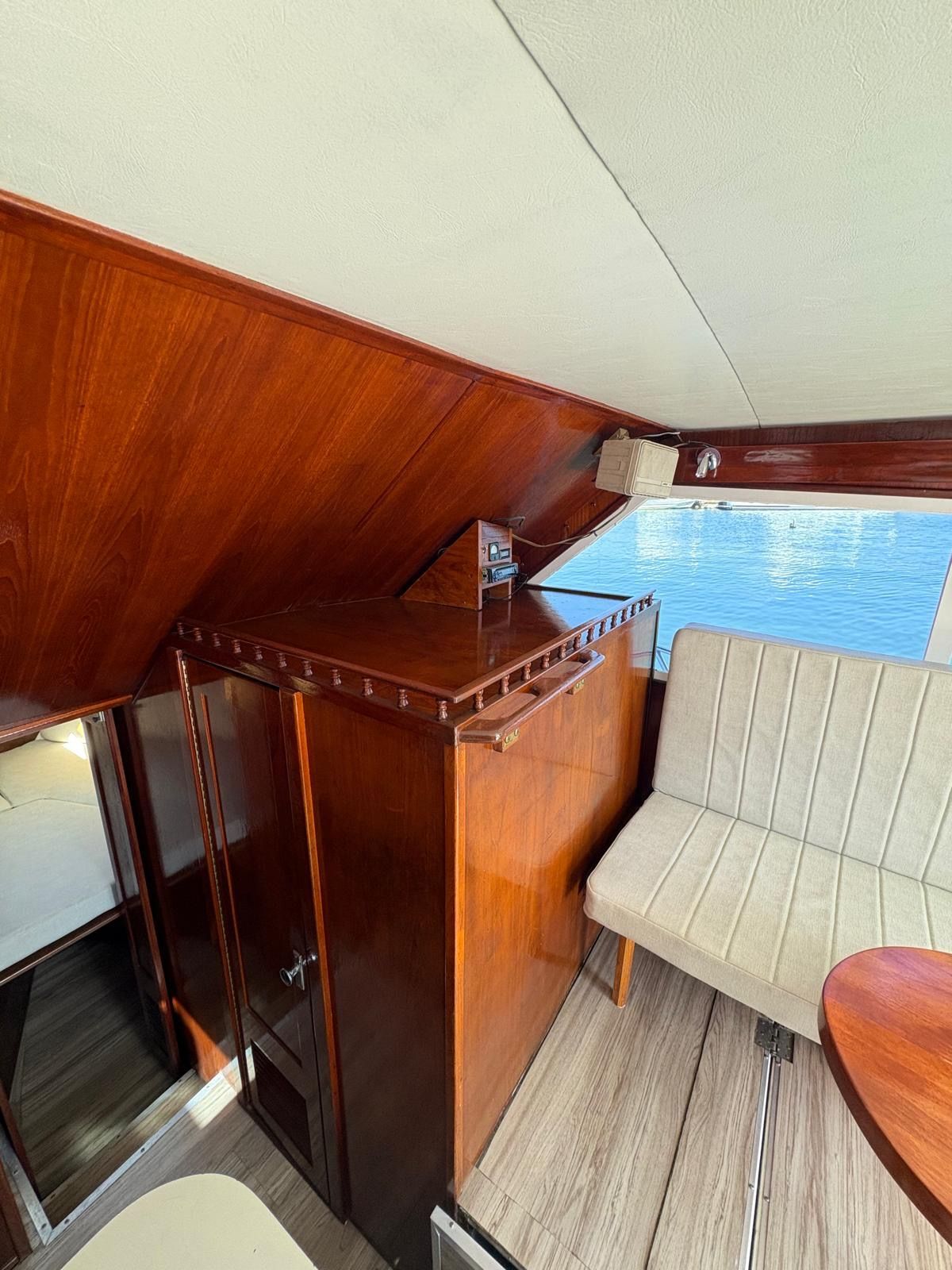 1988 Albemarle 325 Convertible - 13