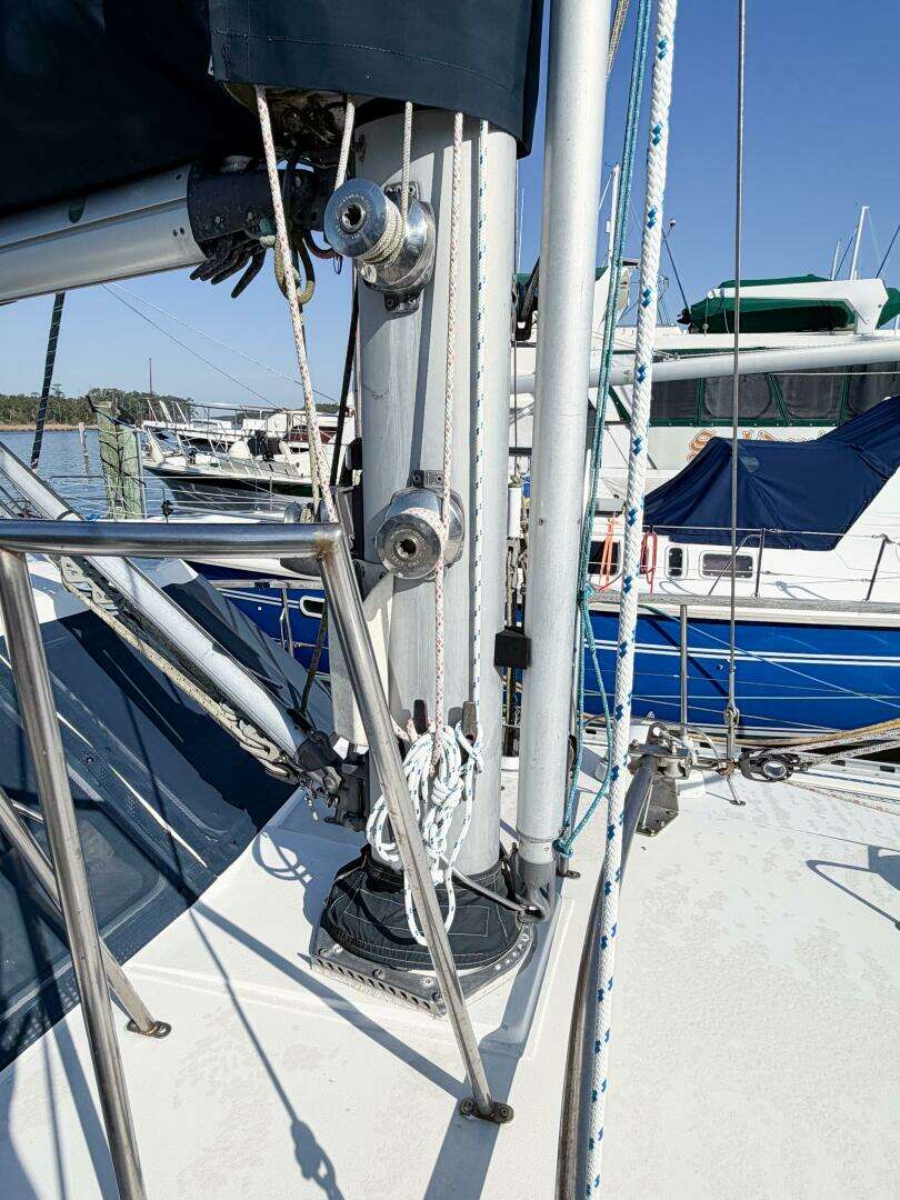 1986 Nauticat 40 Cutter Ketch Pilothouse - Image 15