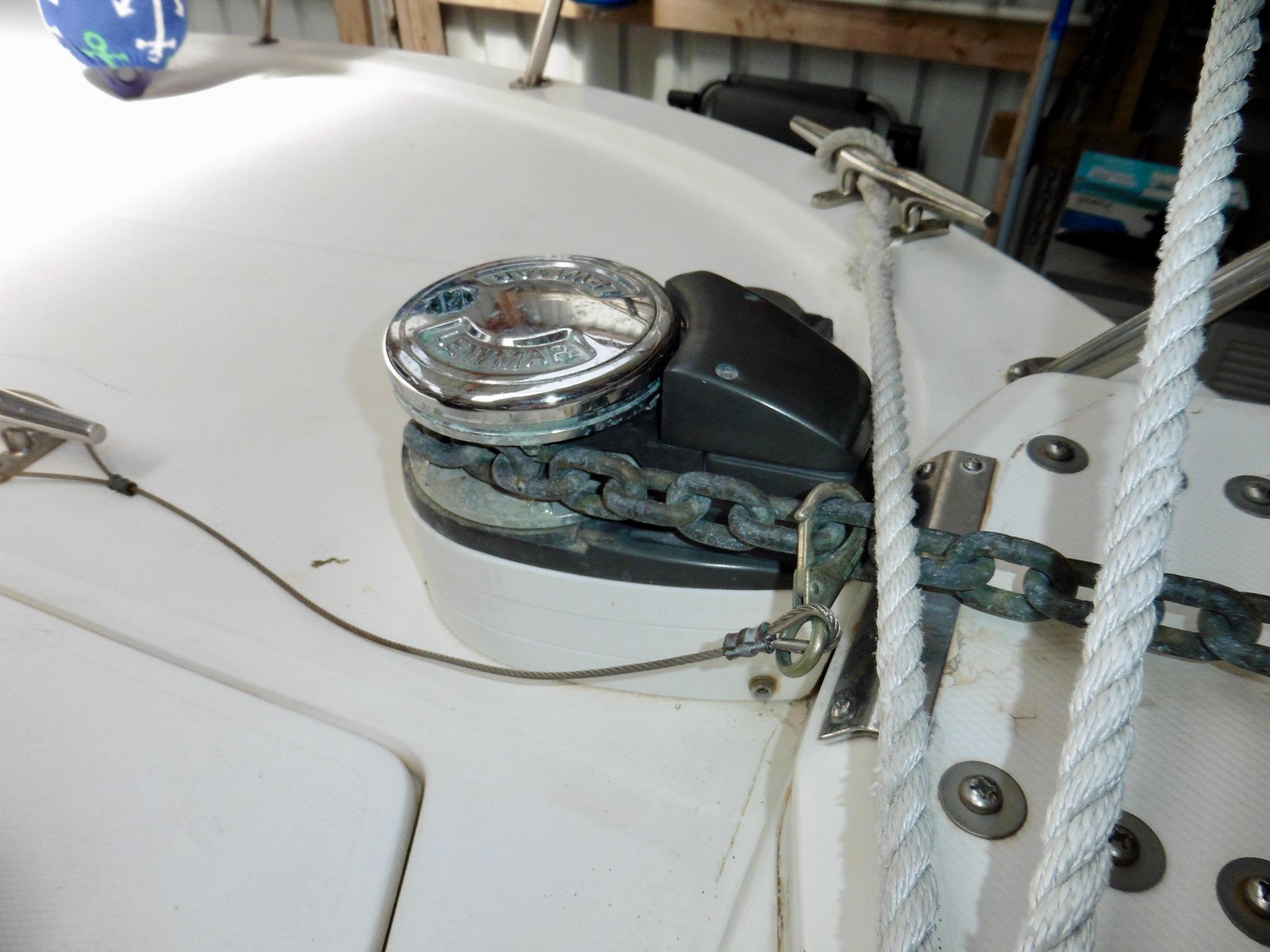 1992 Bayliner 3288 Motoryacht anchor windlass with chain and rope on deck.