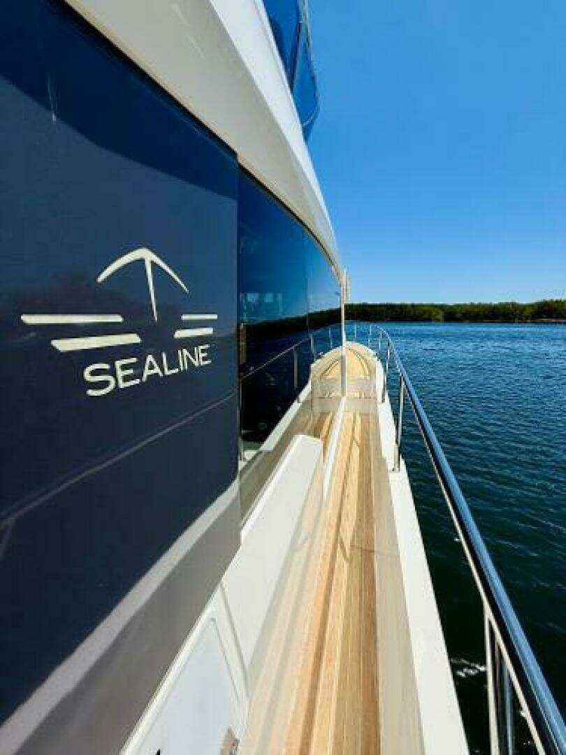 2019 Sealine F430 - Image 13