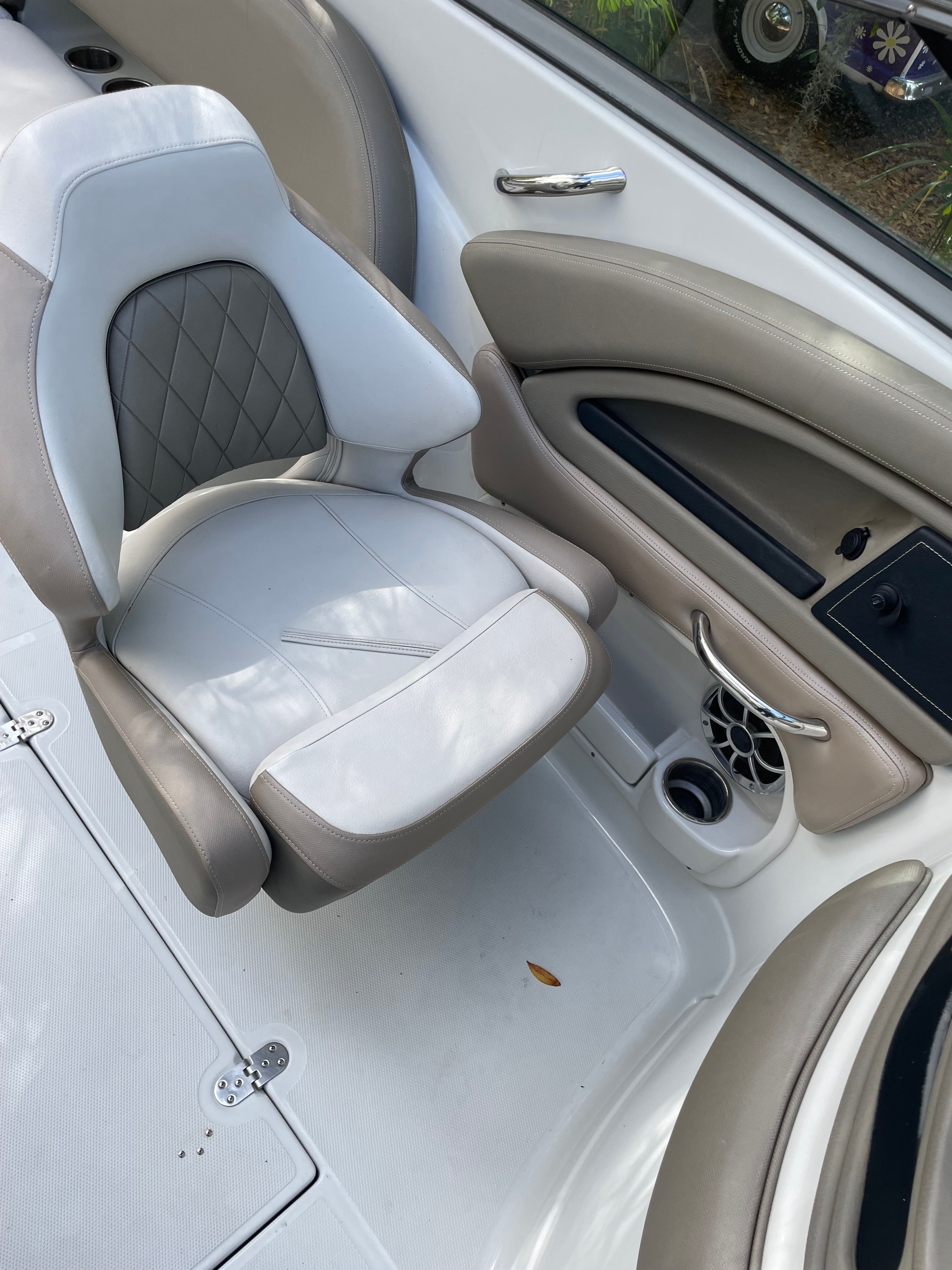 2023 Crownline Eclipse E235 - 7