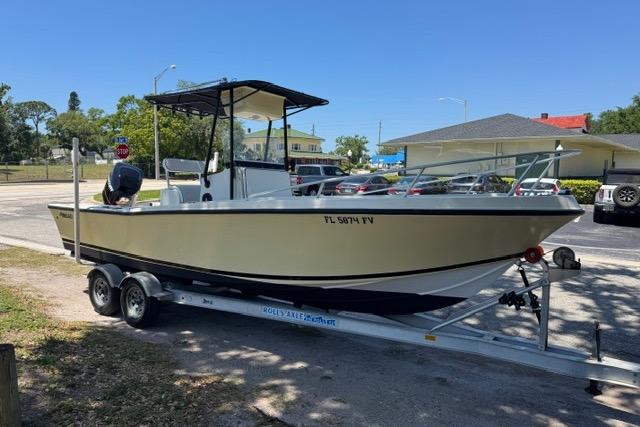 1987 Mako 232 Center Console