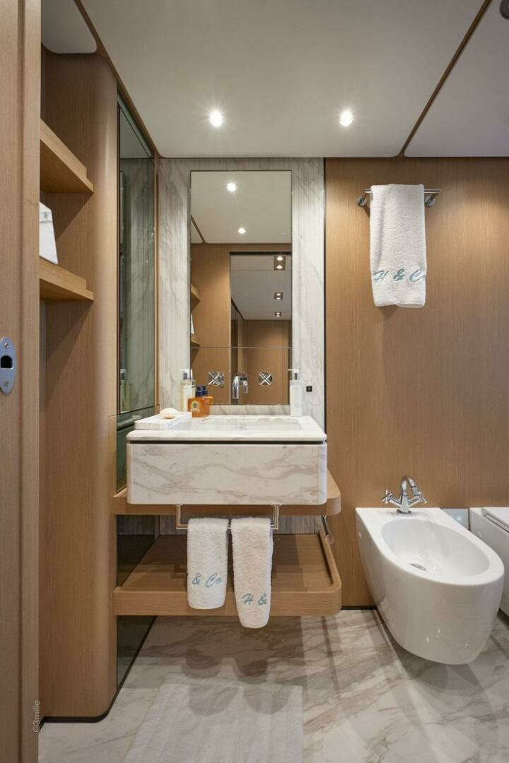2022 Ferretti Yachts 1000 - Image 14