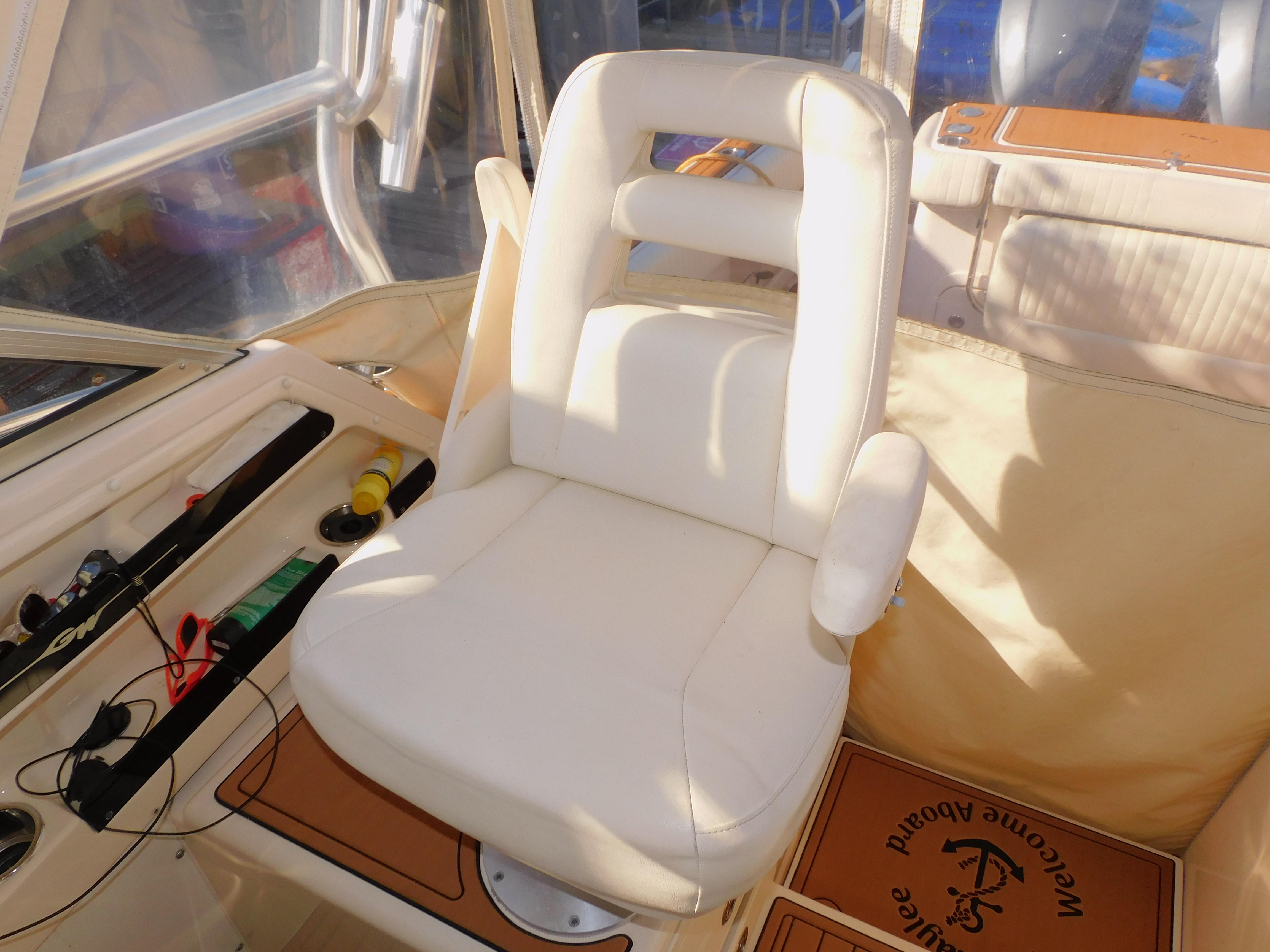 2012 Grady-White Marlin 300 - 32