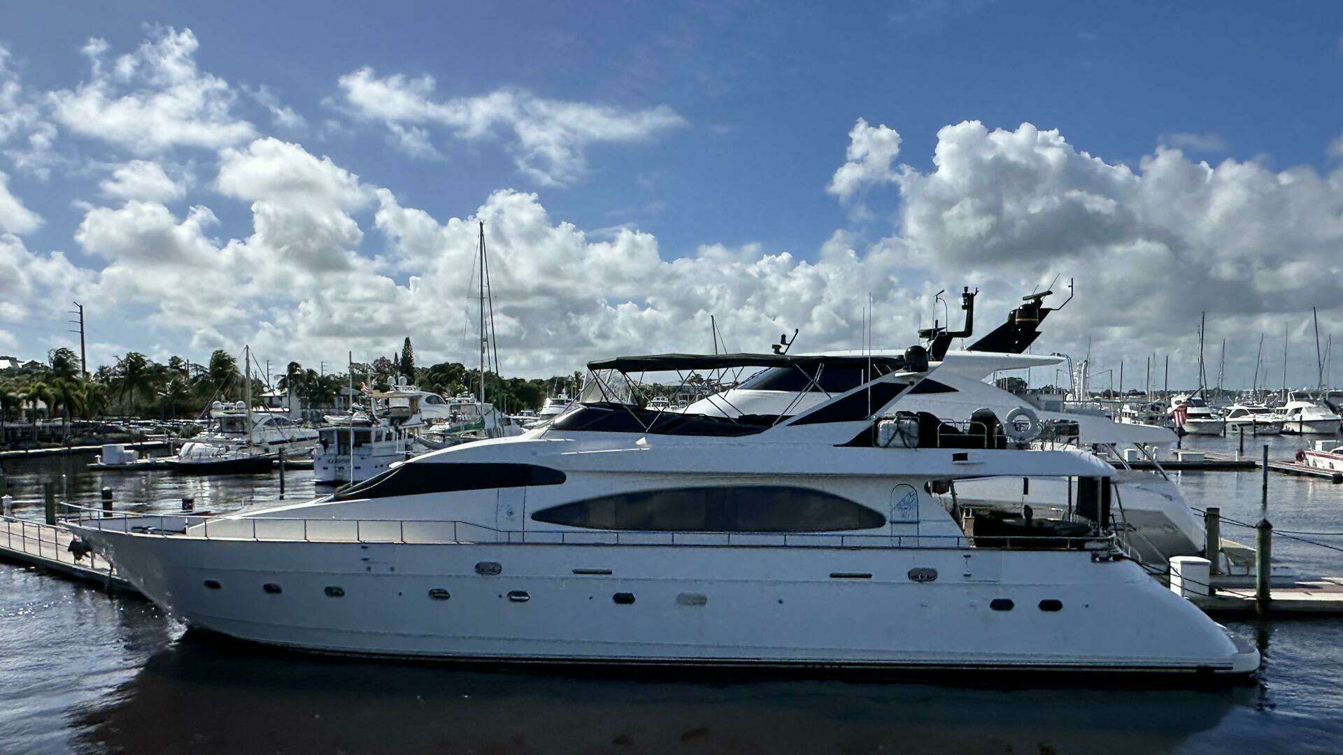1999 Azimut — - Image 17