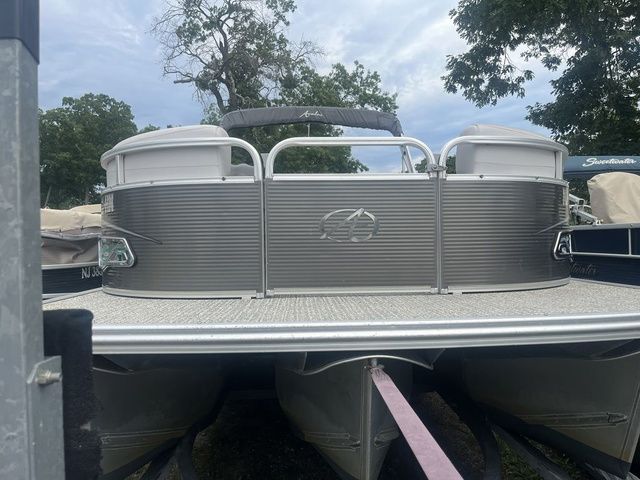 2019 Avalon Catalina Platinum Cruise 23' - 2