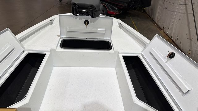 2026 Xpress H22 Bay W/ Yamaha 200 "SHO" - 15
