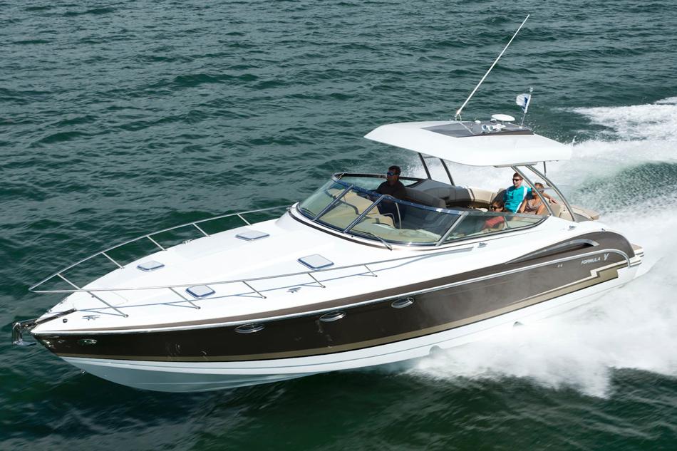 Manufacturer Provided Image: 2015 Formula 370 Super Sport cruising on open water.