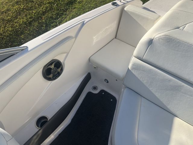 2014 Regal BOWRIDER 1900 - 11