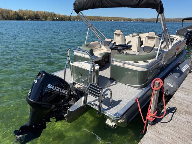 2026 Tahoe 2185 LTZ Quad Lounger - 3