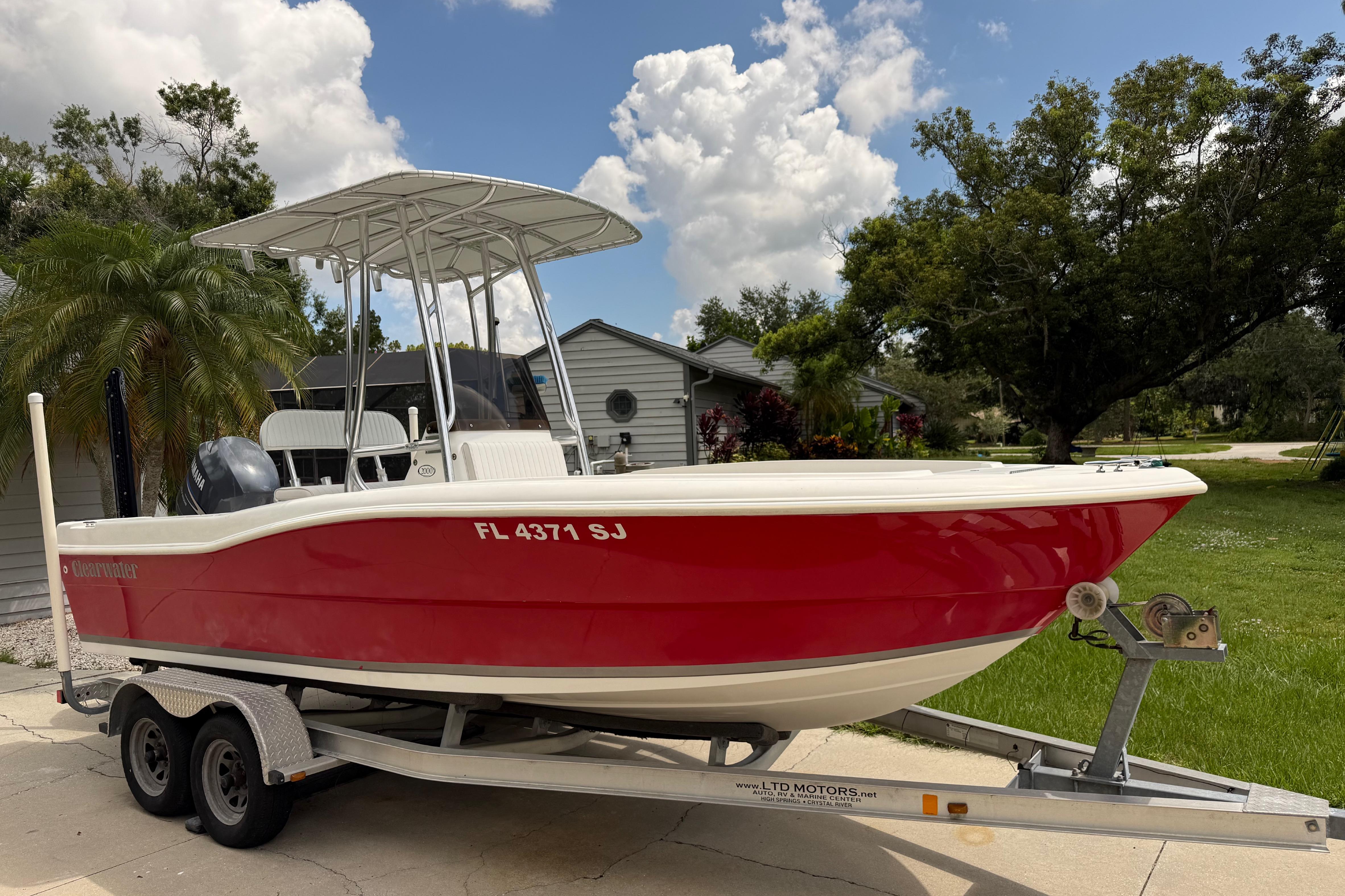 2012 Clearwater 2000 Center Console