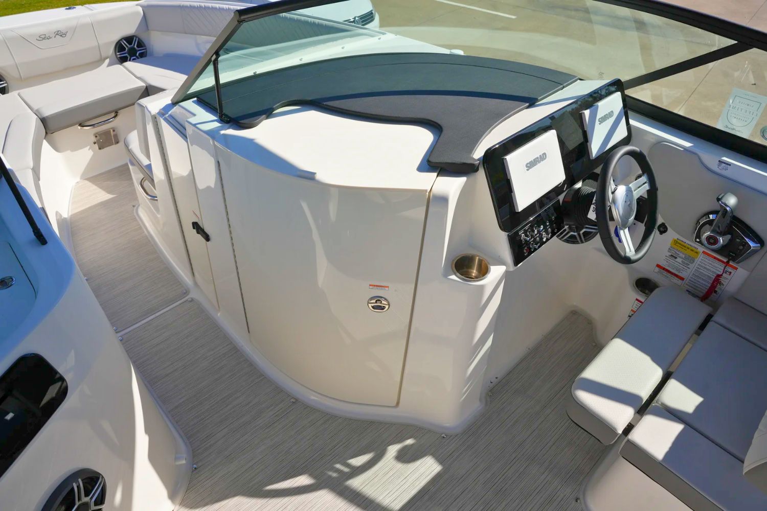 2026 Sea Ray SDX 230 - 22