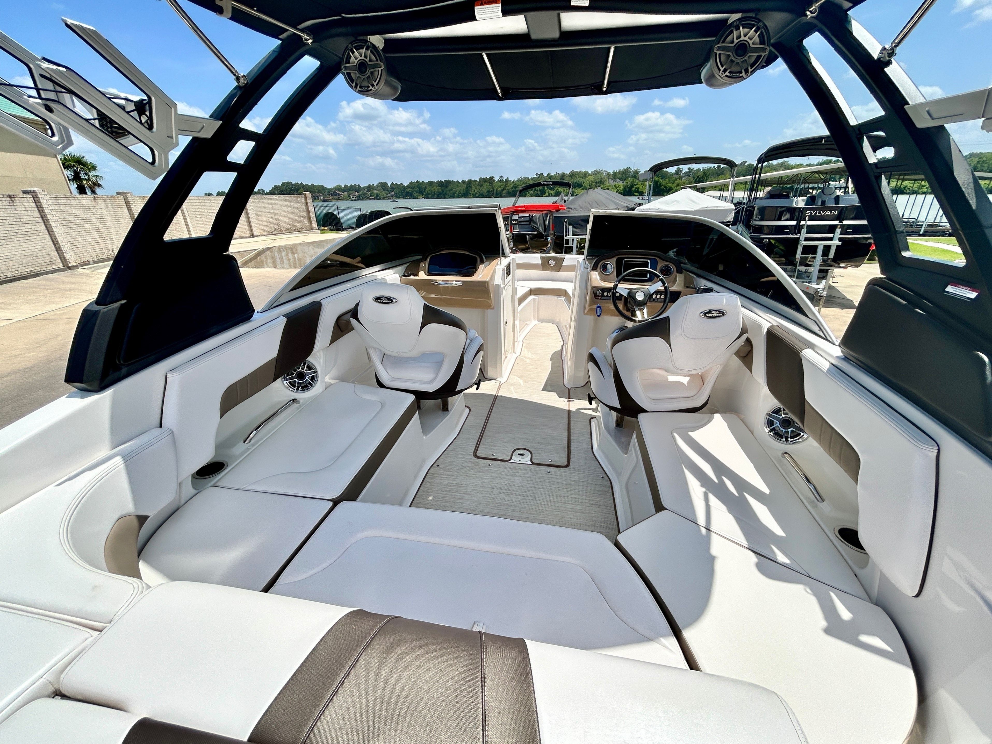 2018 Chaparral 23 Surf - 26