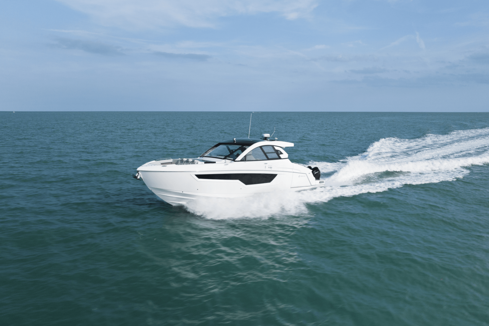 2026 Cruisers Yachts 50GLS OB - Image 2