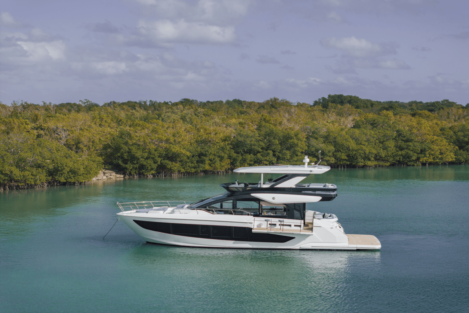 2027 Cruisers Yachts 57 FLY - Image 2