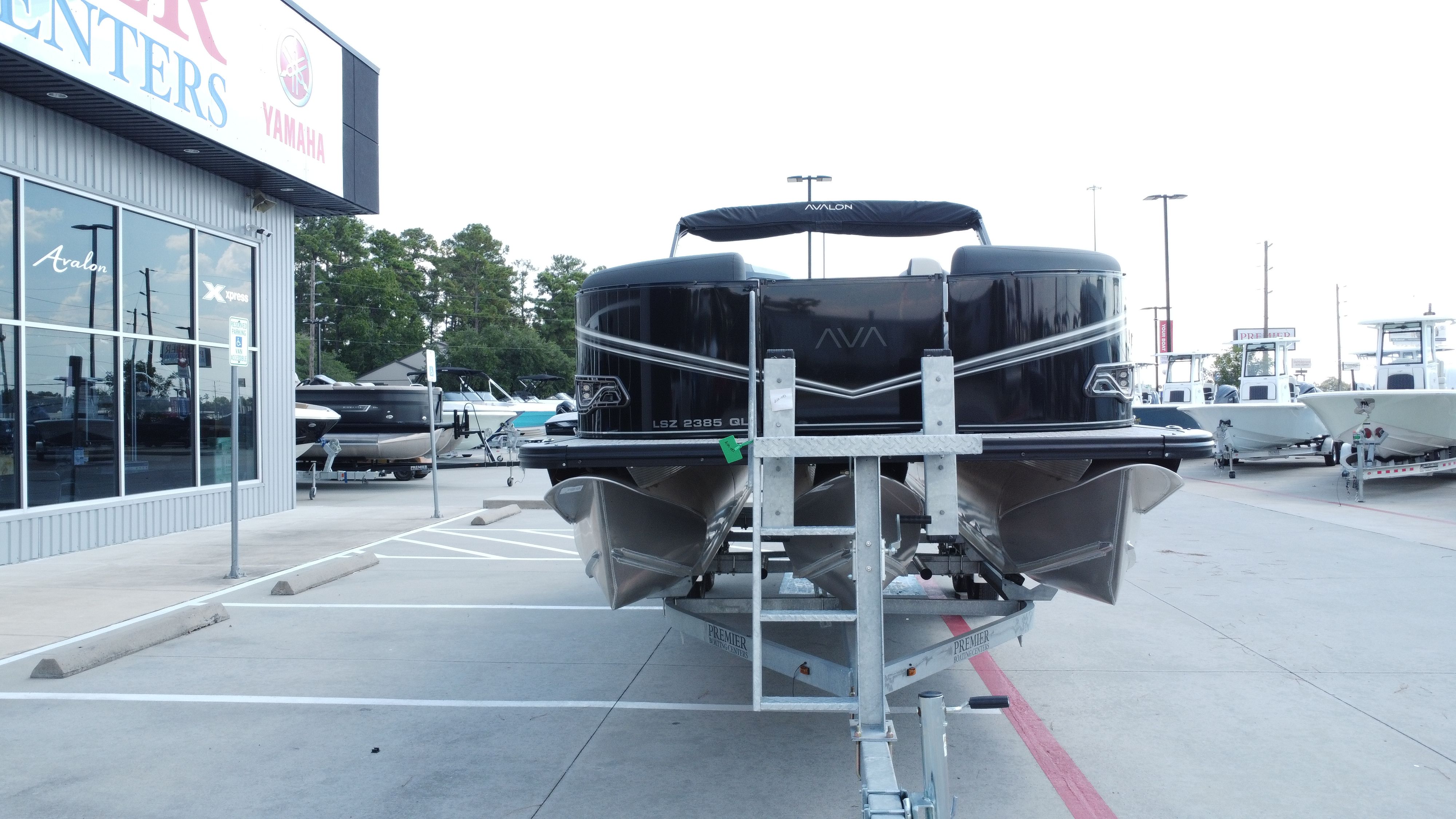 2025 Avalon LSZ Quad Lounge - 23' - 8