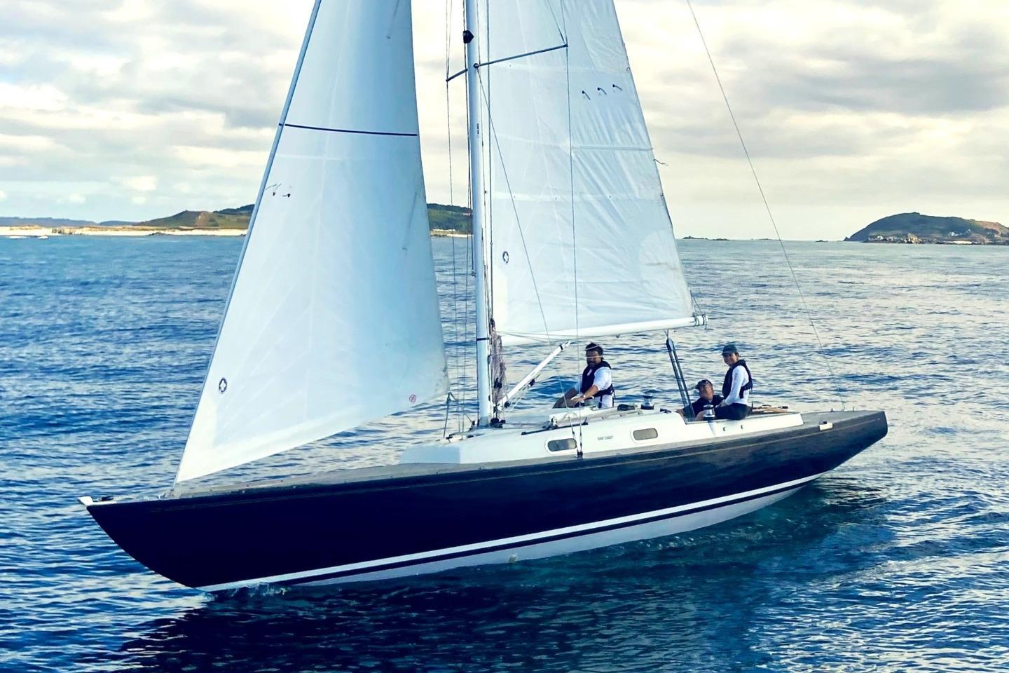 2013 Rustler 33
