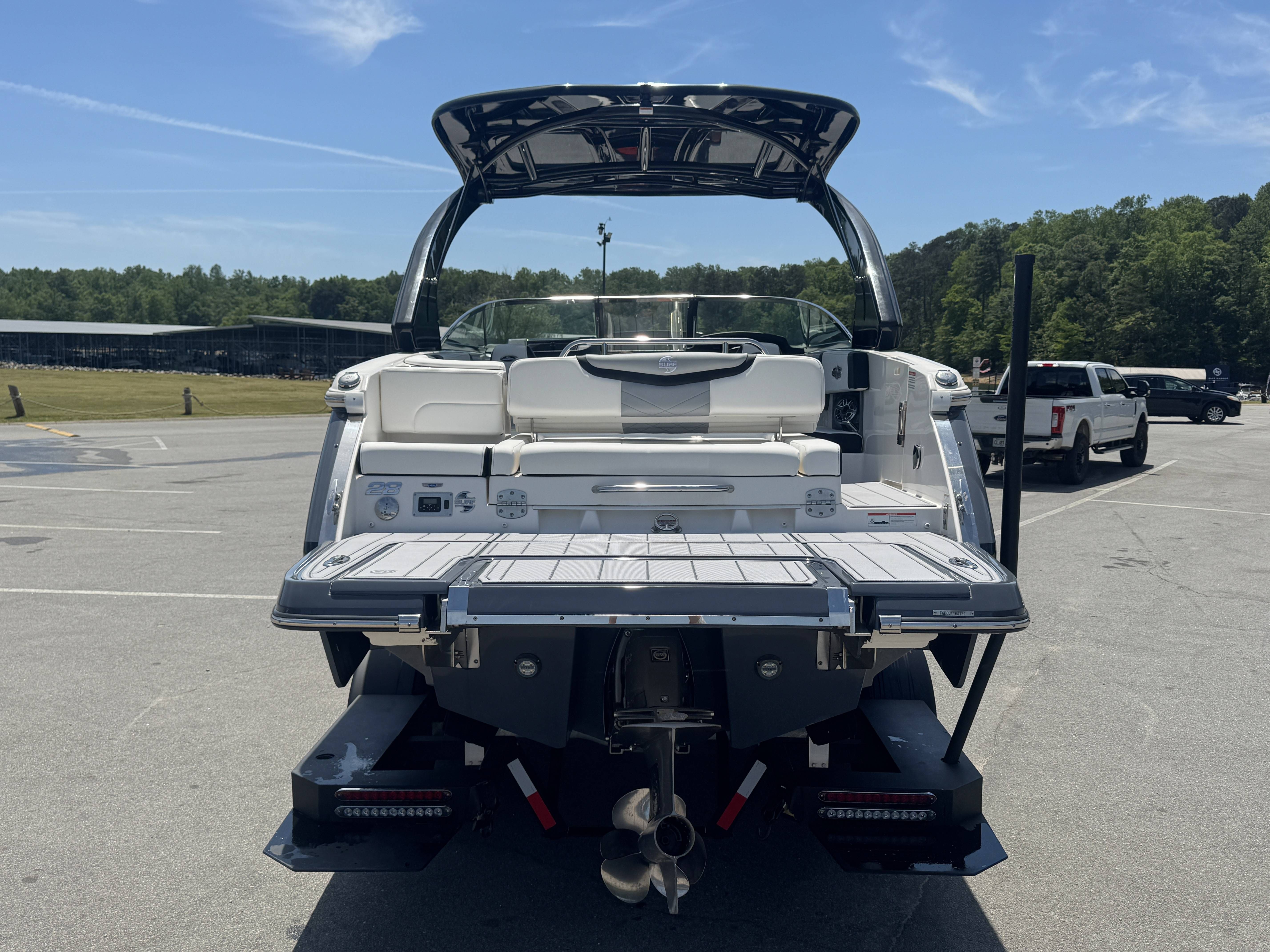 2022 Chaparral 28 Surf - 2