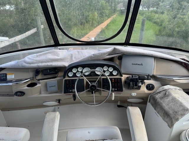 2005 Carver 41 Cockpit Motor Yacht - 10