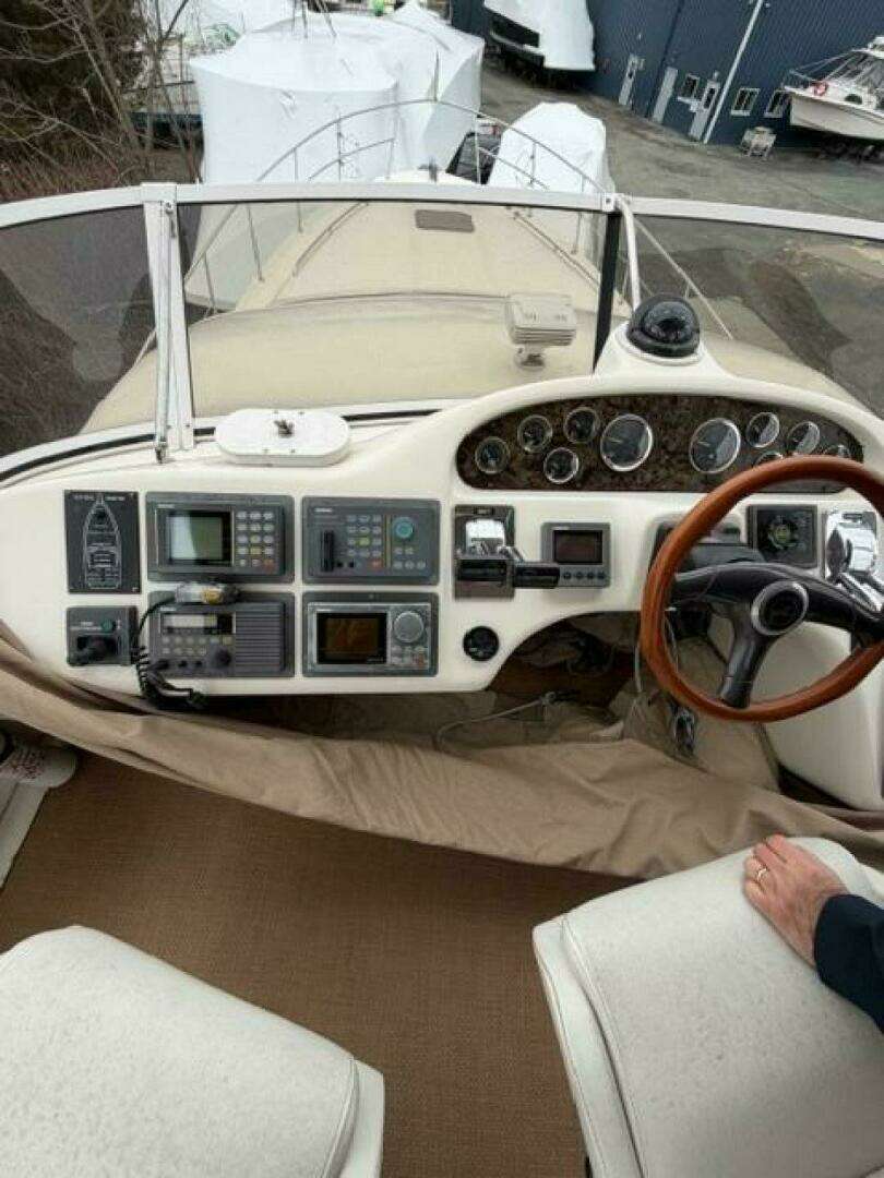 1997 Sea Ray 400 Sedan Bridge - Image 6