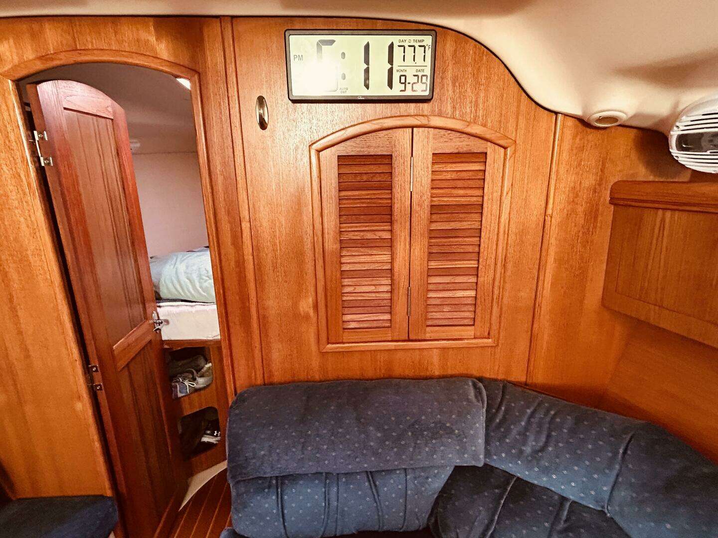 2003 Hunter 386 - Image 31