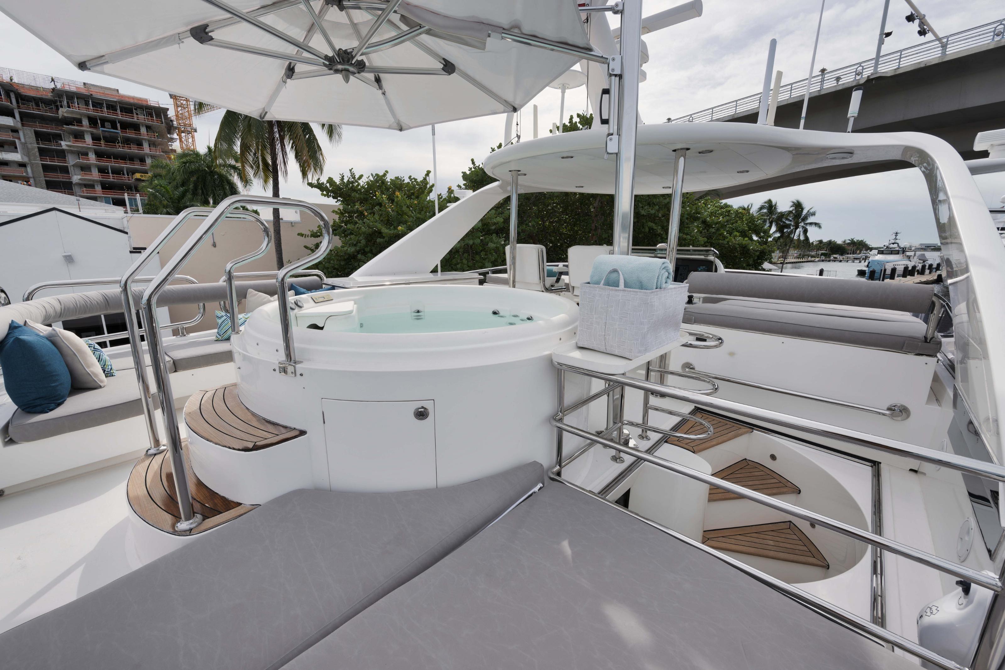 SUN DECK HOT TUB