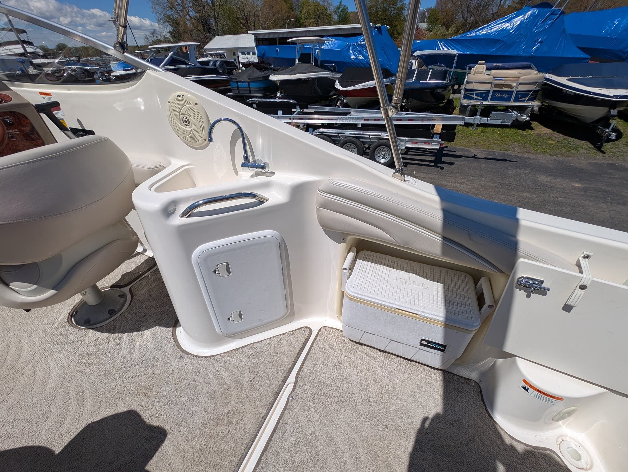 2007 Larson Cabrio 240 - 17