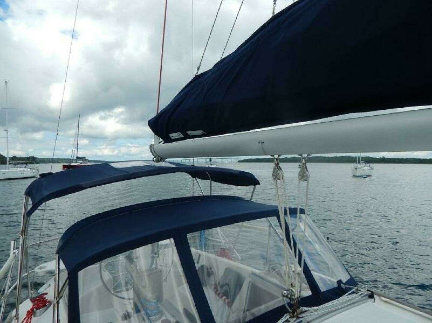 1992 Hunter 33.5 - Image 28