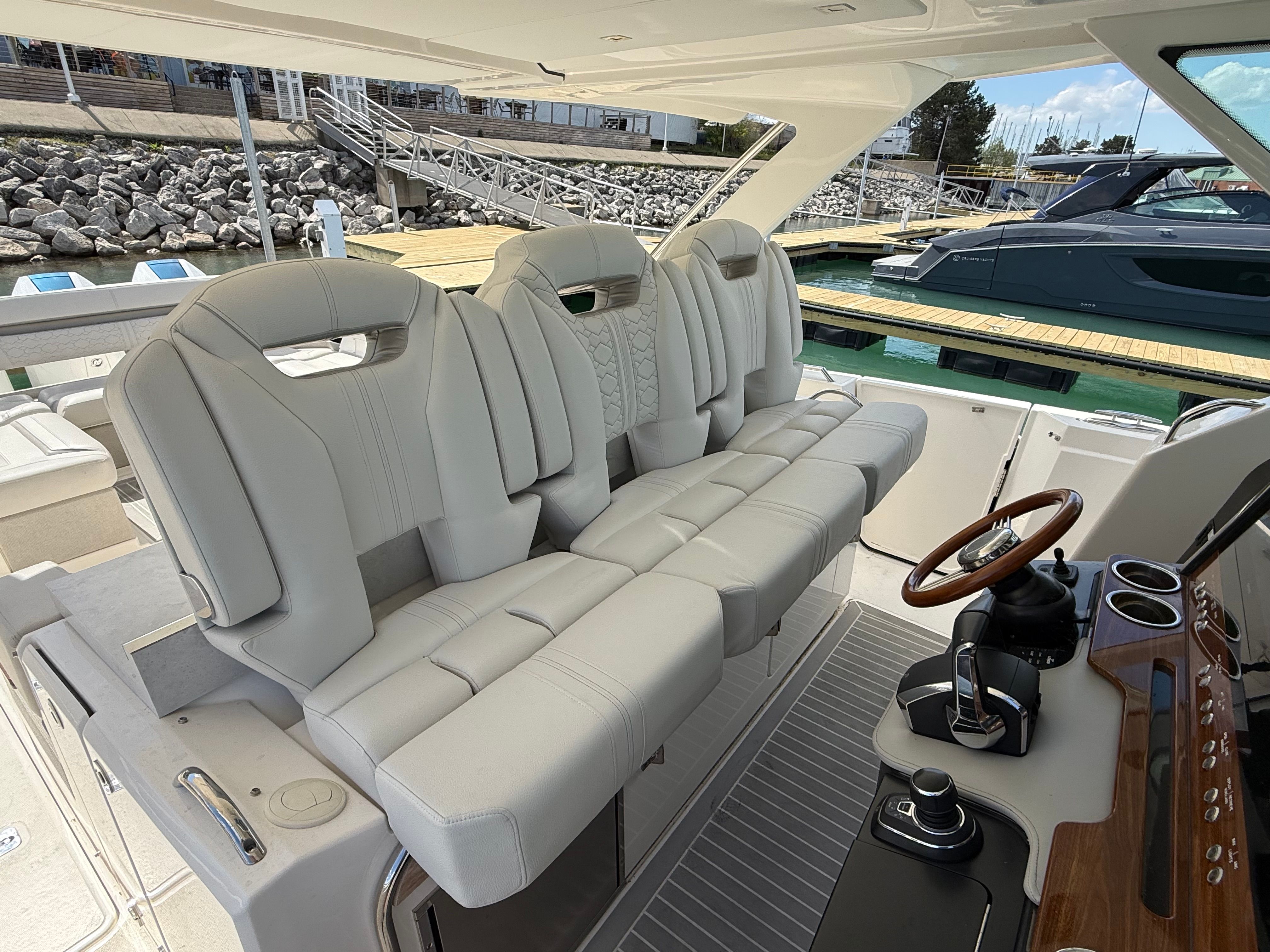 2024 Tiara Yachts 38 LS - 32