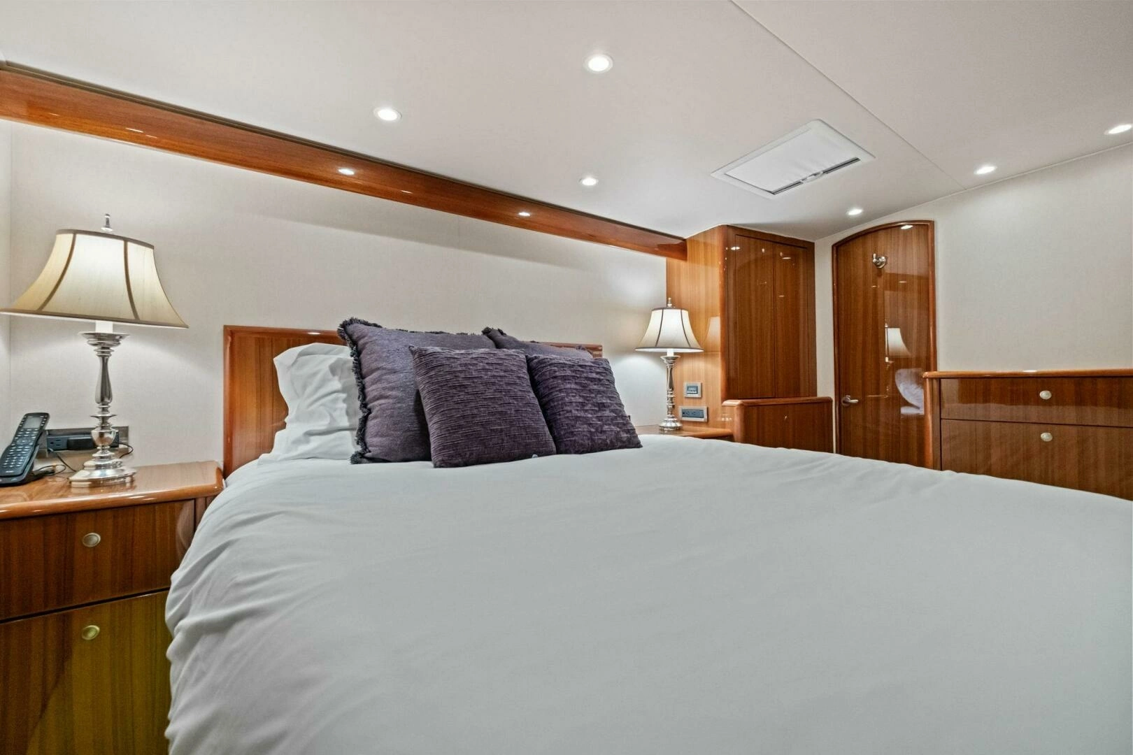 2008 Viking 64 Convertible - Image 52