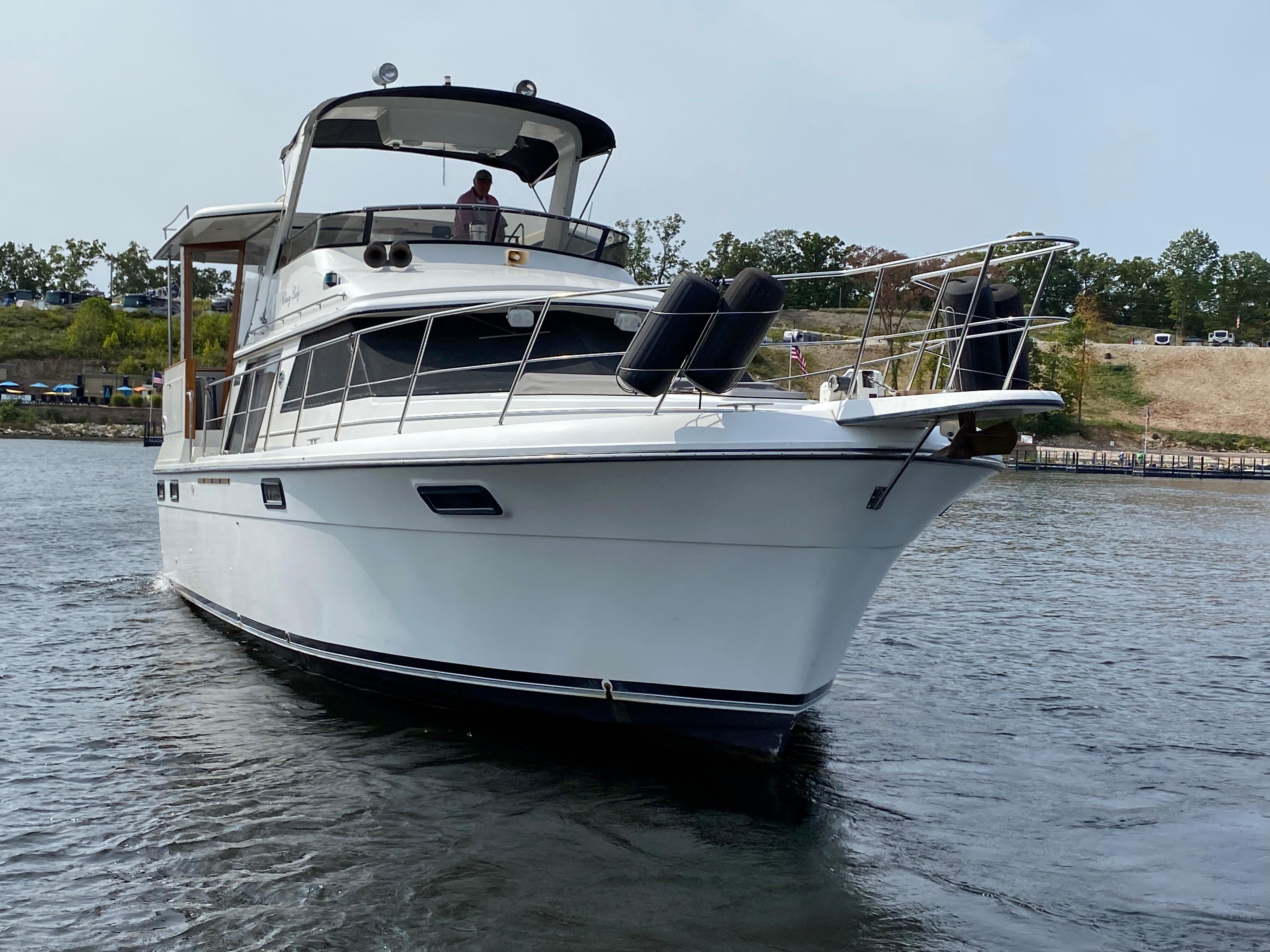 1986 Carver 4207MY