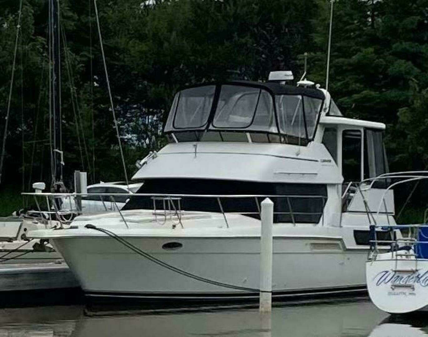 1998 Carver 355 Aft Cabin - Image 4