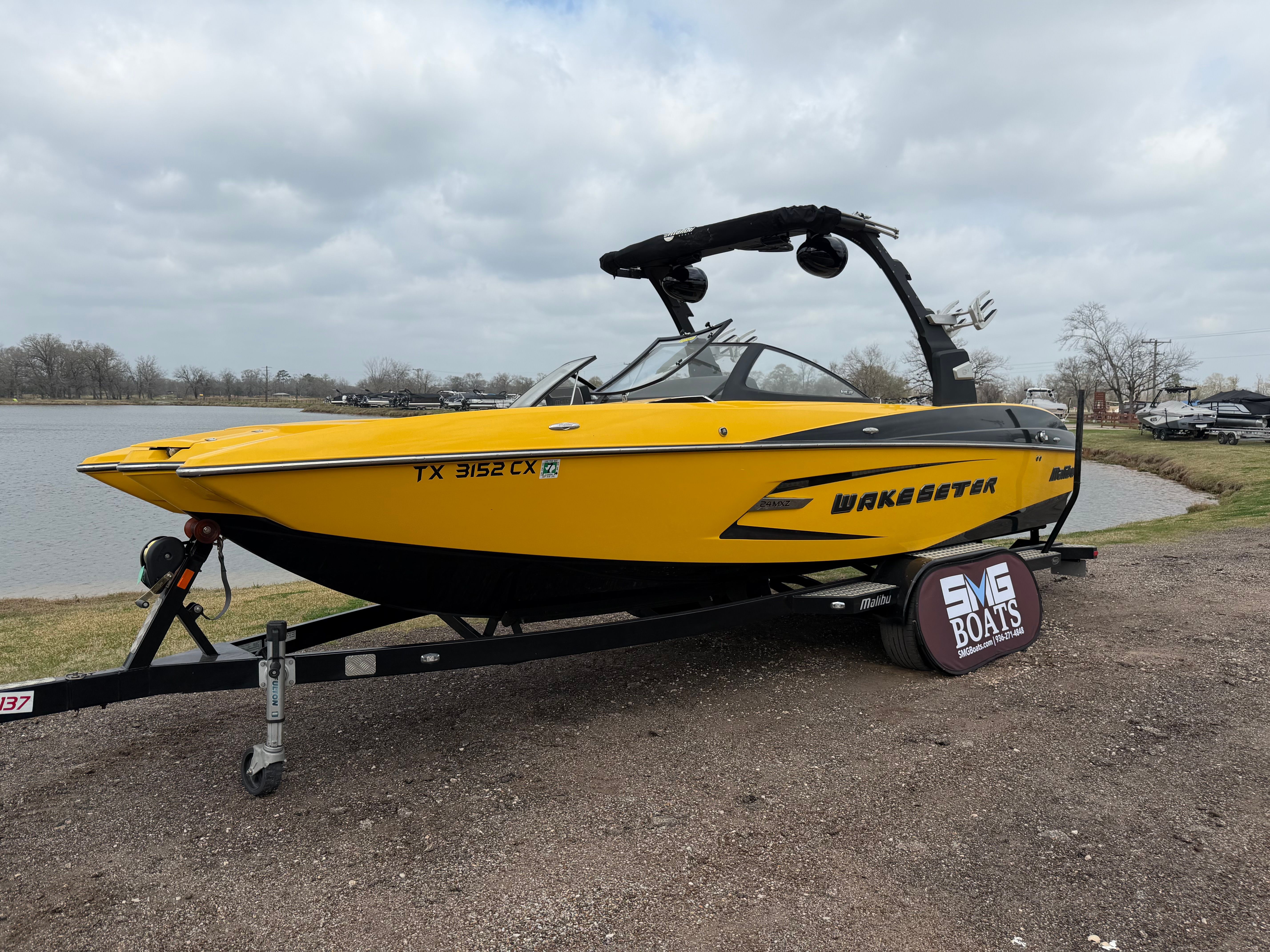2015 MALIBU 24 MXZ - Image 2