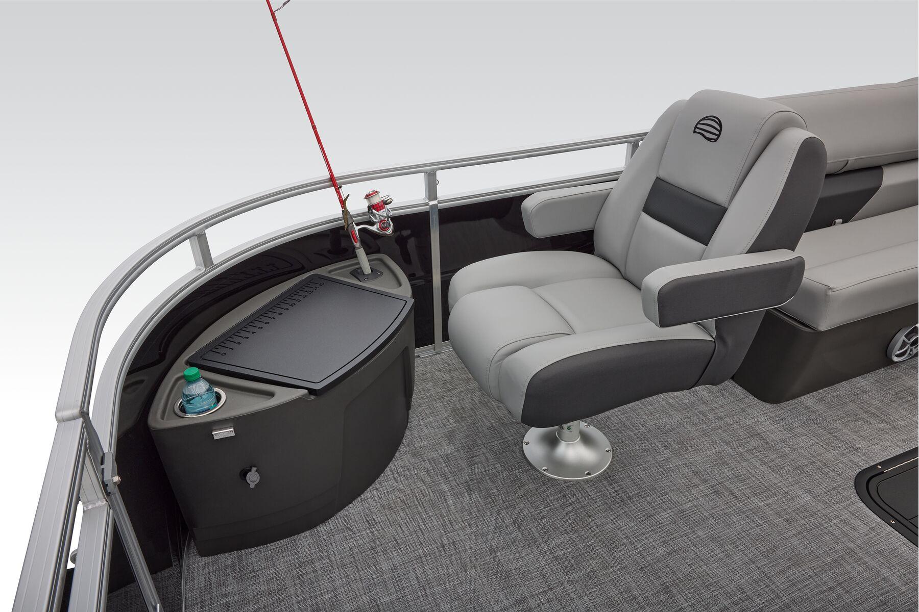 2026 Sun Tracker Sportfish 24 XP3 - 45