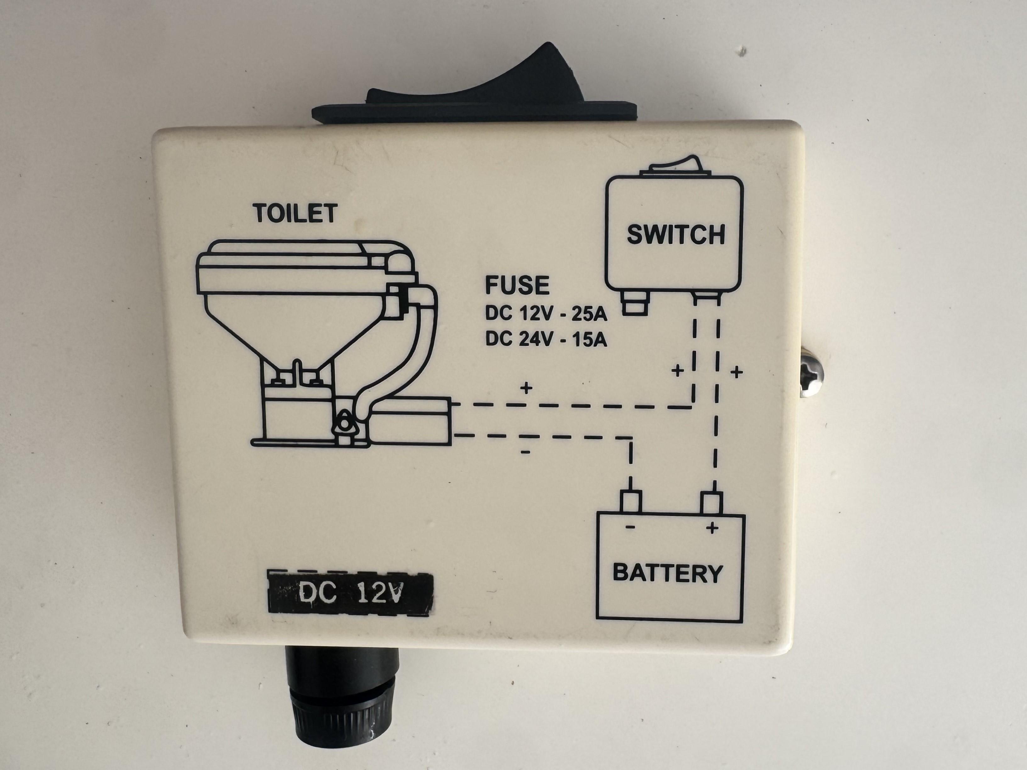 Diagram of a DC 12V toilet system wiring for RIO 800 Cabin Fish, 2002 model.