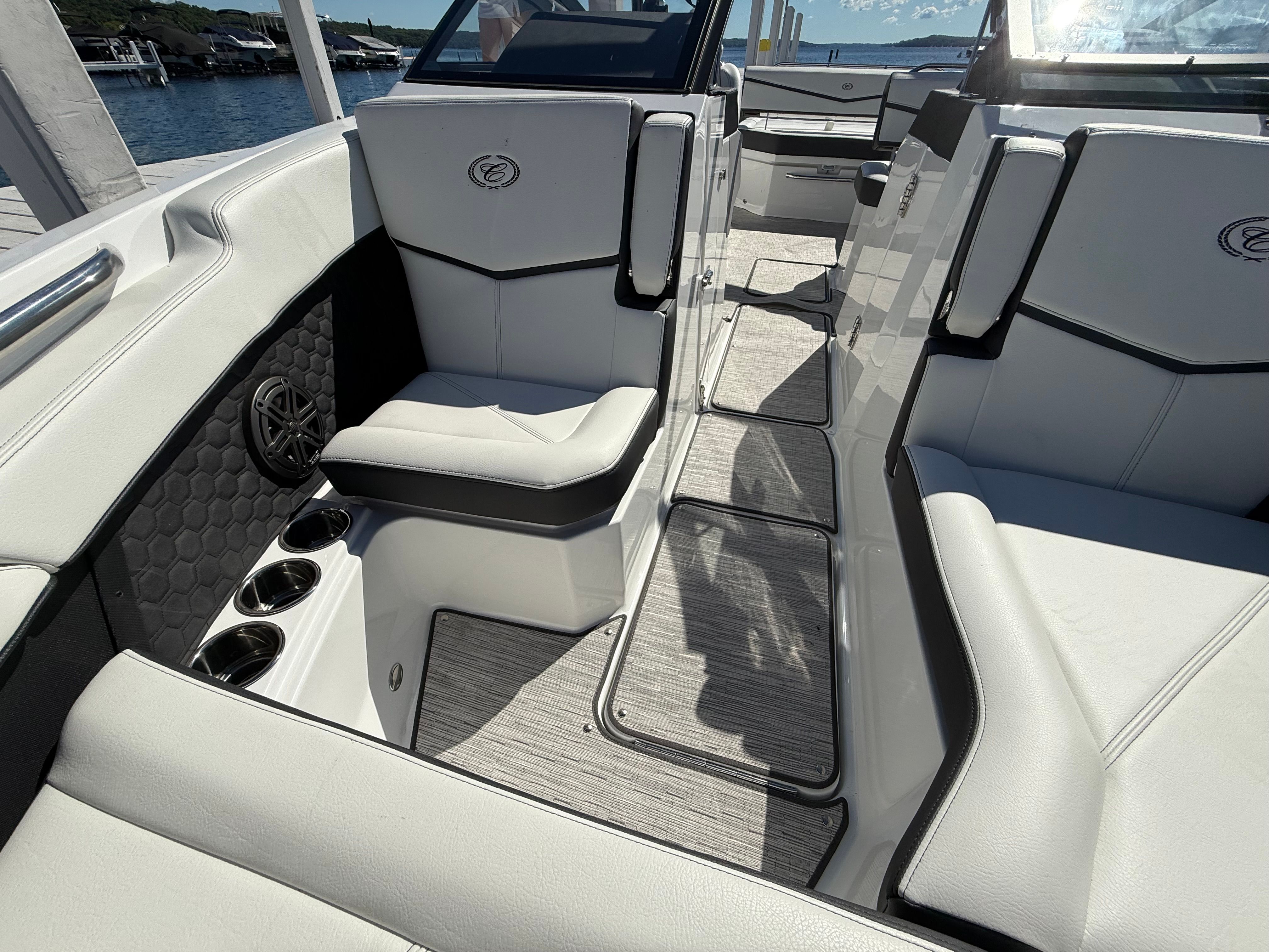 2026 Cobalt R6 Surf - 18