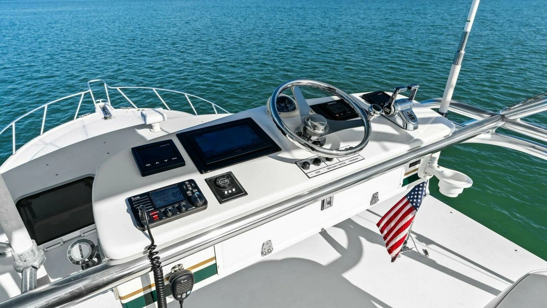 2005 Cabo 40 Express - Image 32