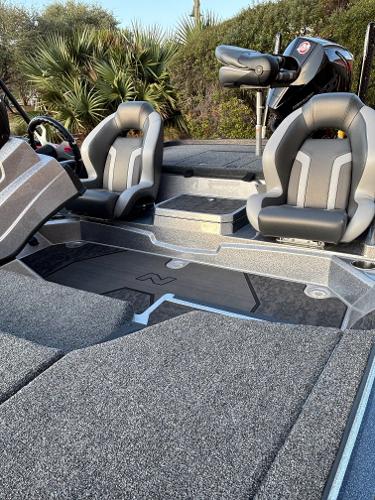 2025 Nitro Z21 XL boat interior with dual seats and modern design.