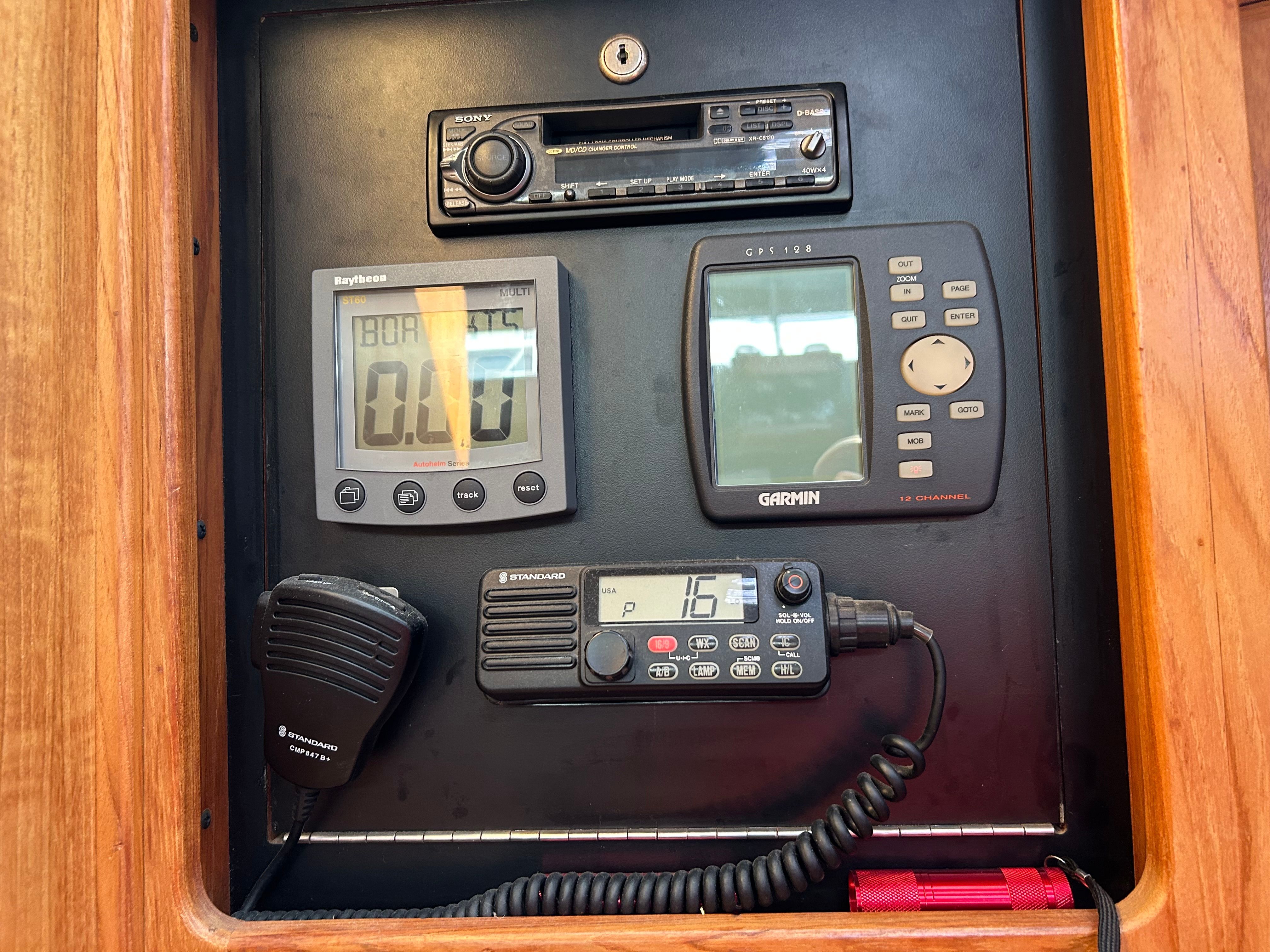 1999 Catalina 400 MkII - 17