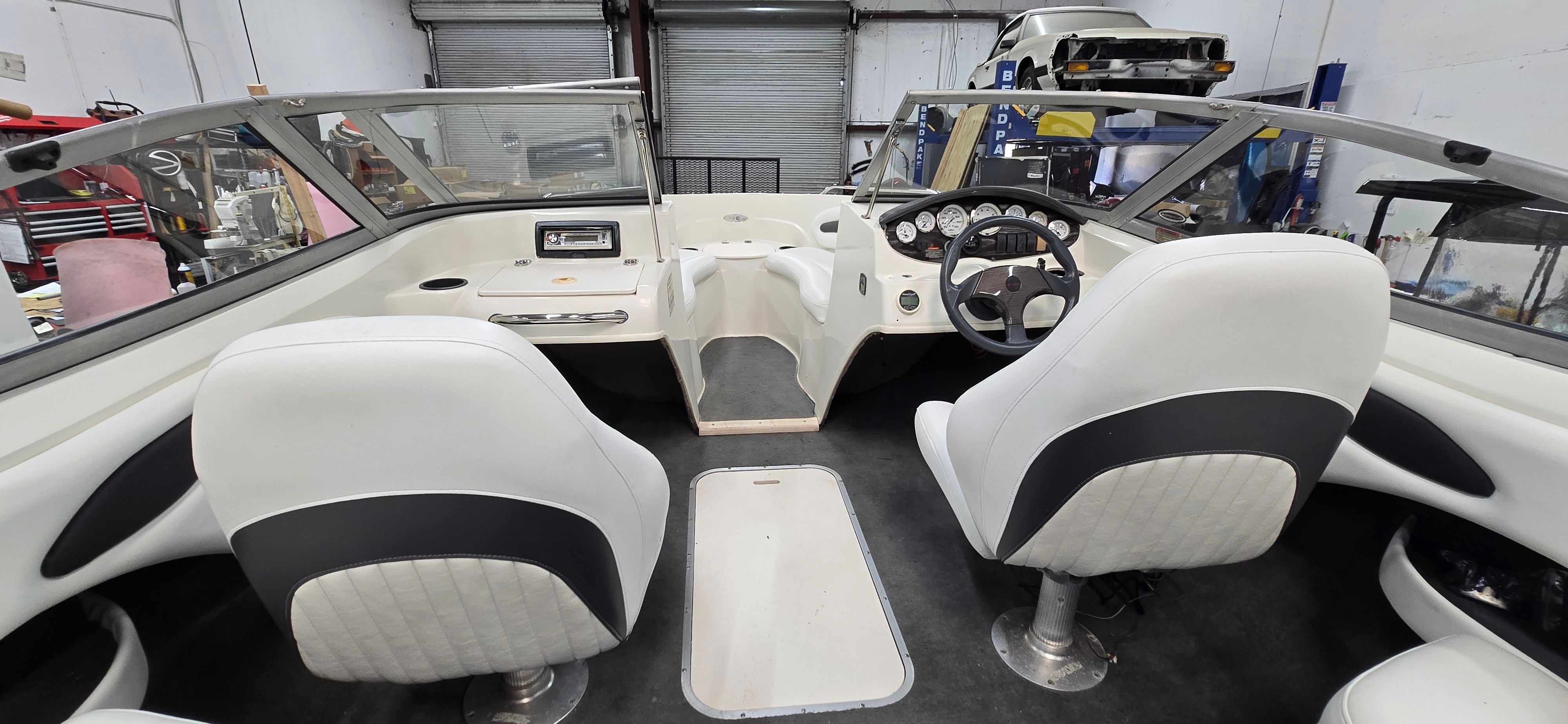 2004 Stingray 195 LR - 16