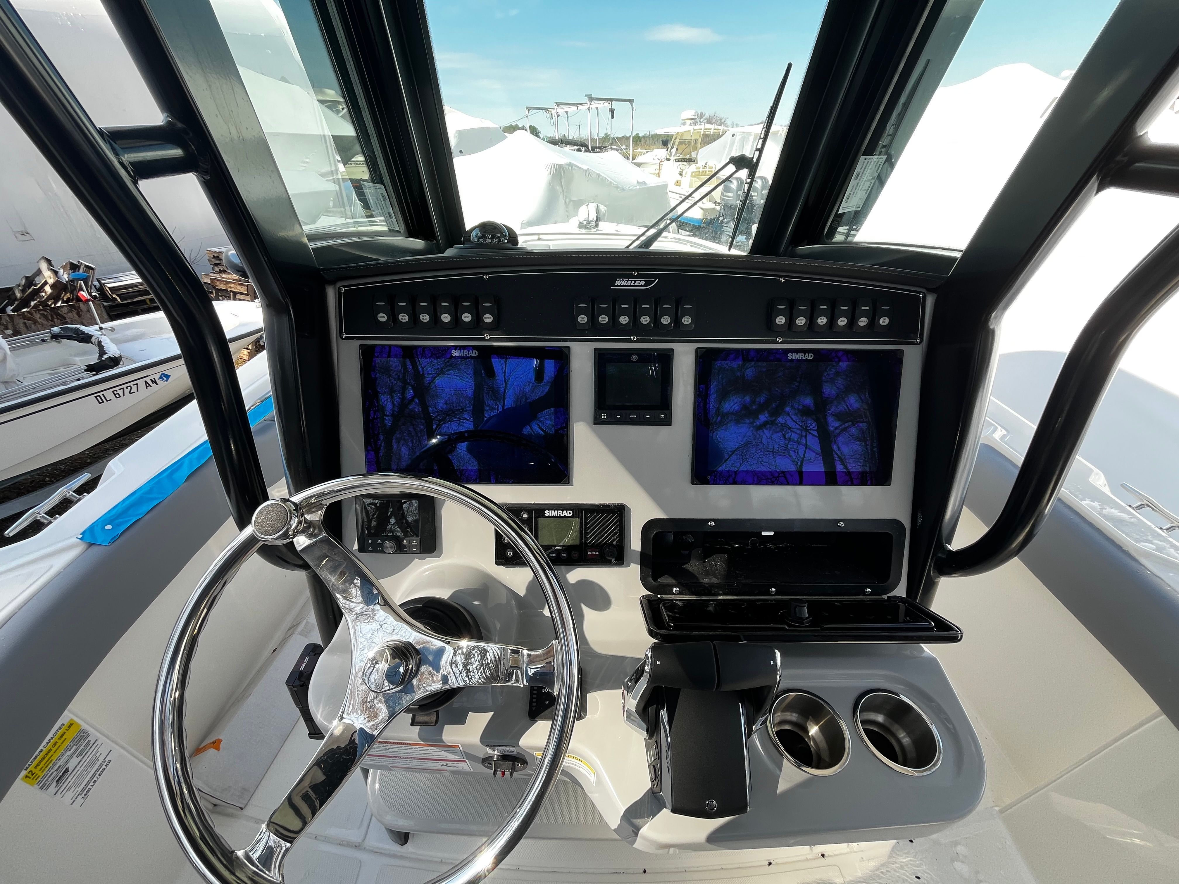 2026 BOSTON WHALER 250 OUTRAGE - Image 16